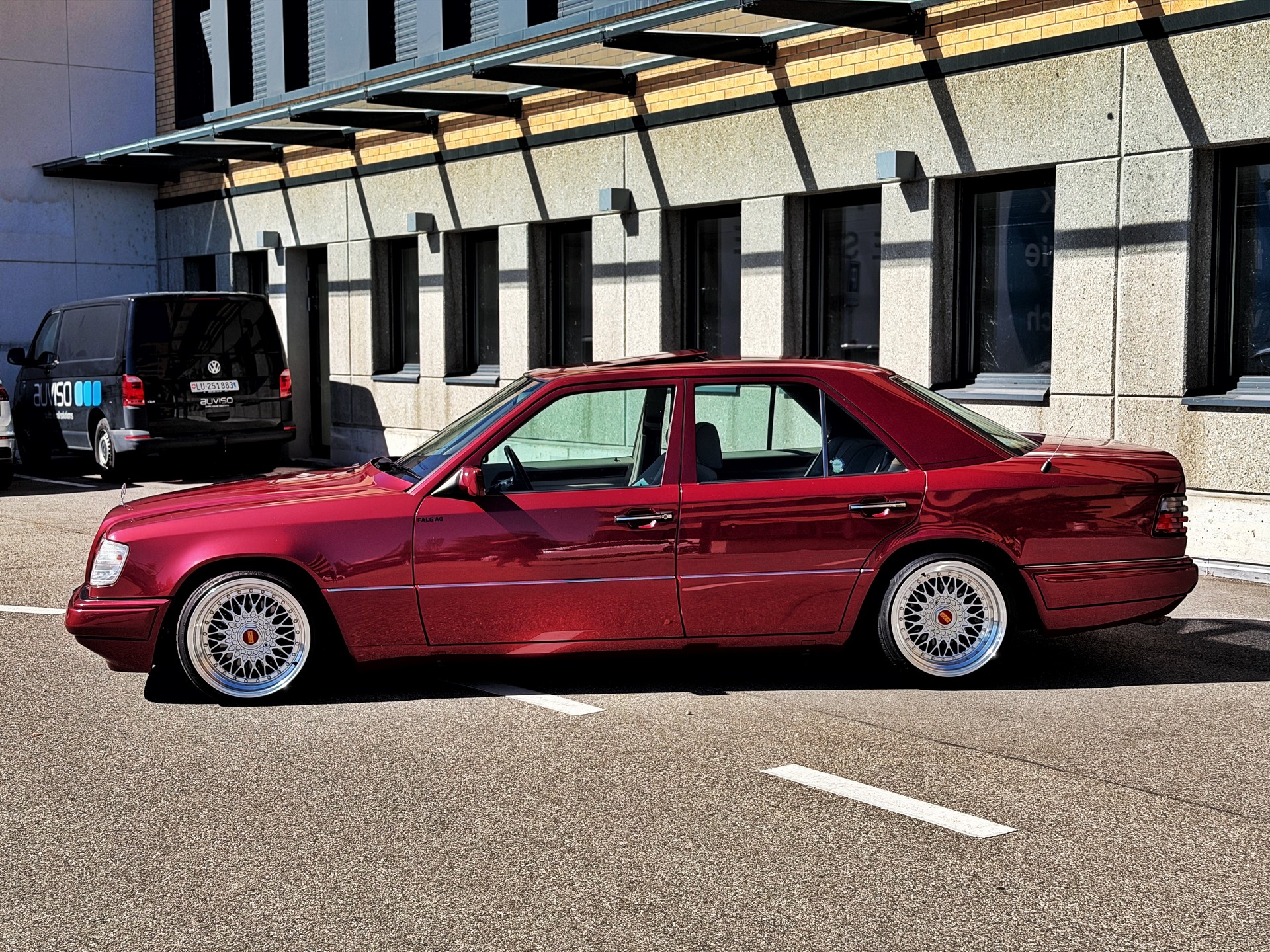 MERCEDES-BENZ E 280 Business Automatic-showroom-element-1