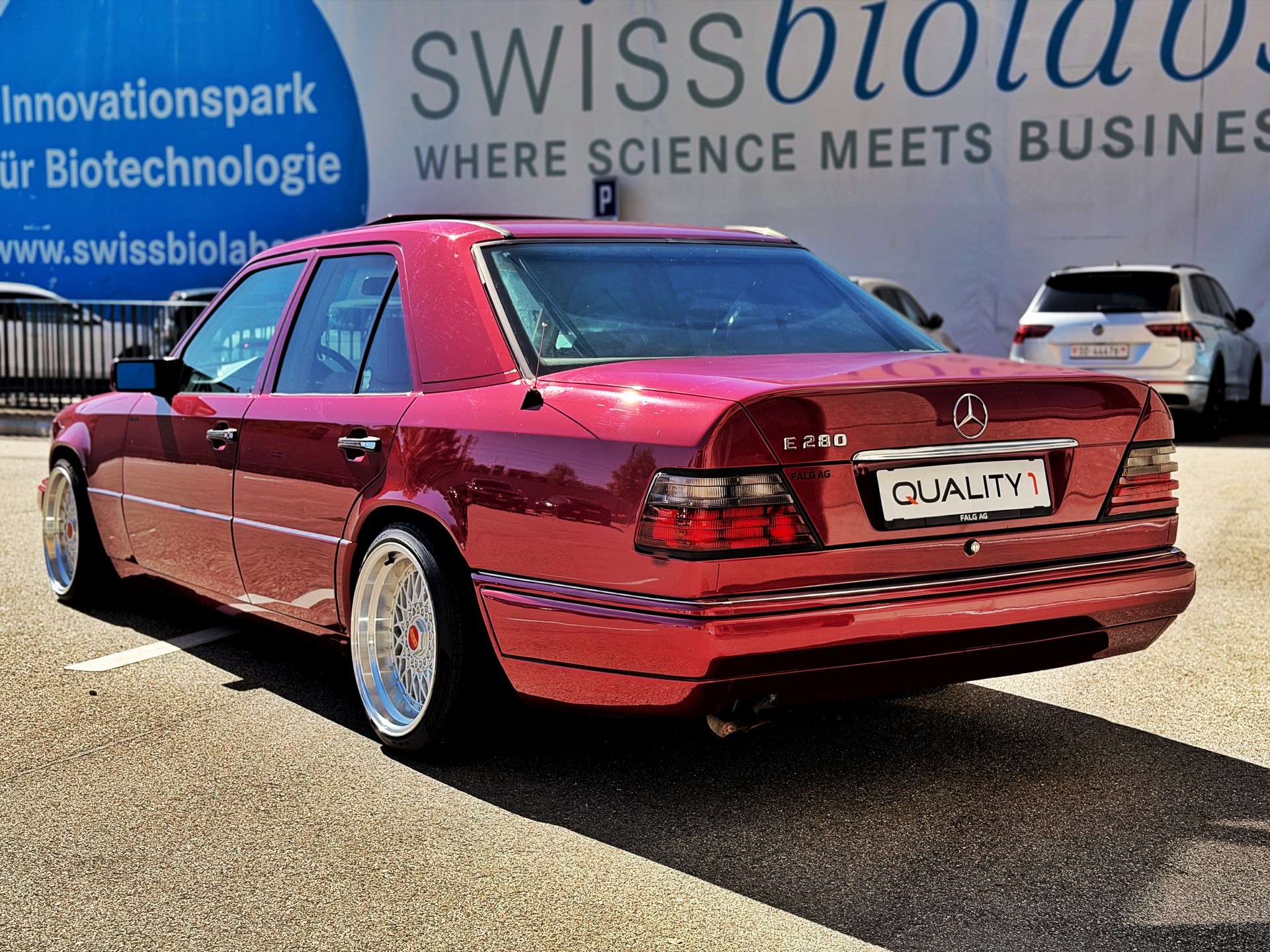 MERCEDES-BENZ E 280 Business Automatic-showroom-element-2