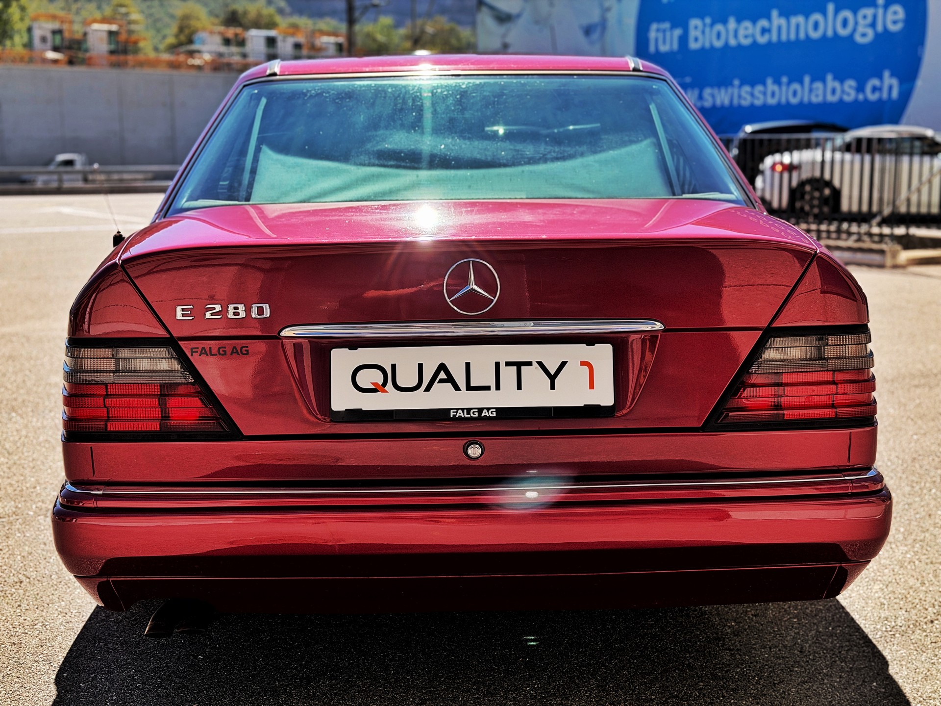 MERCEDES-BENZ E 280 Business Automatic-showroom-element-3