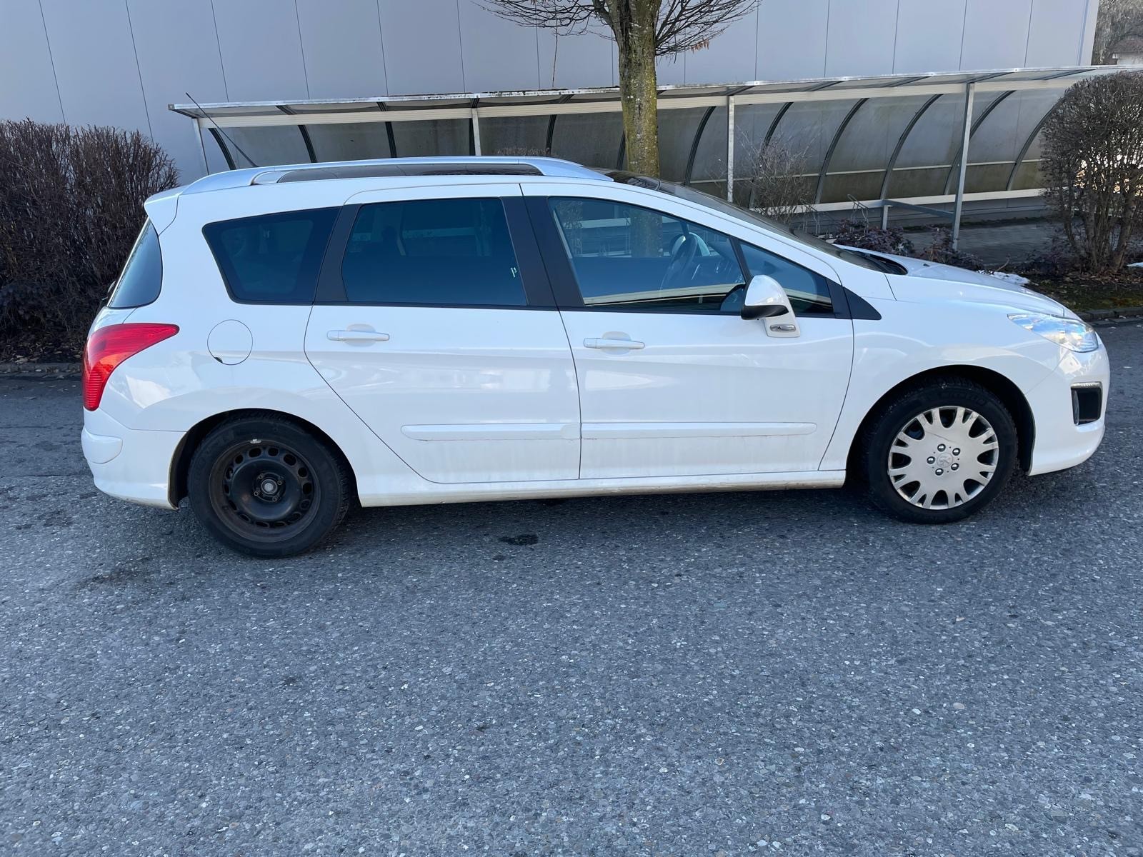 PEUGEOT 308 SW 1.6 HDI Active EGS6-image-2
