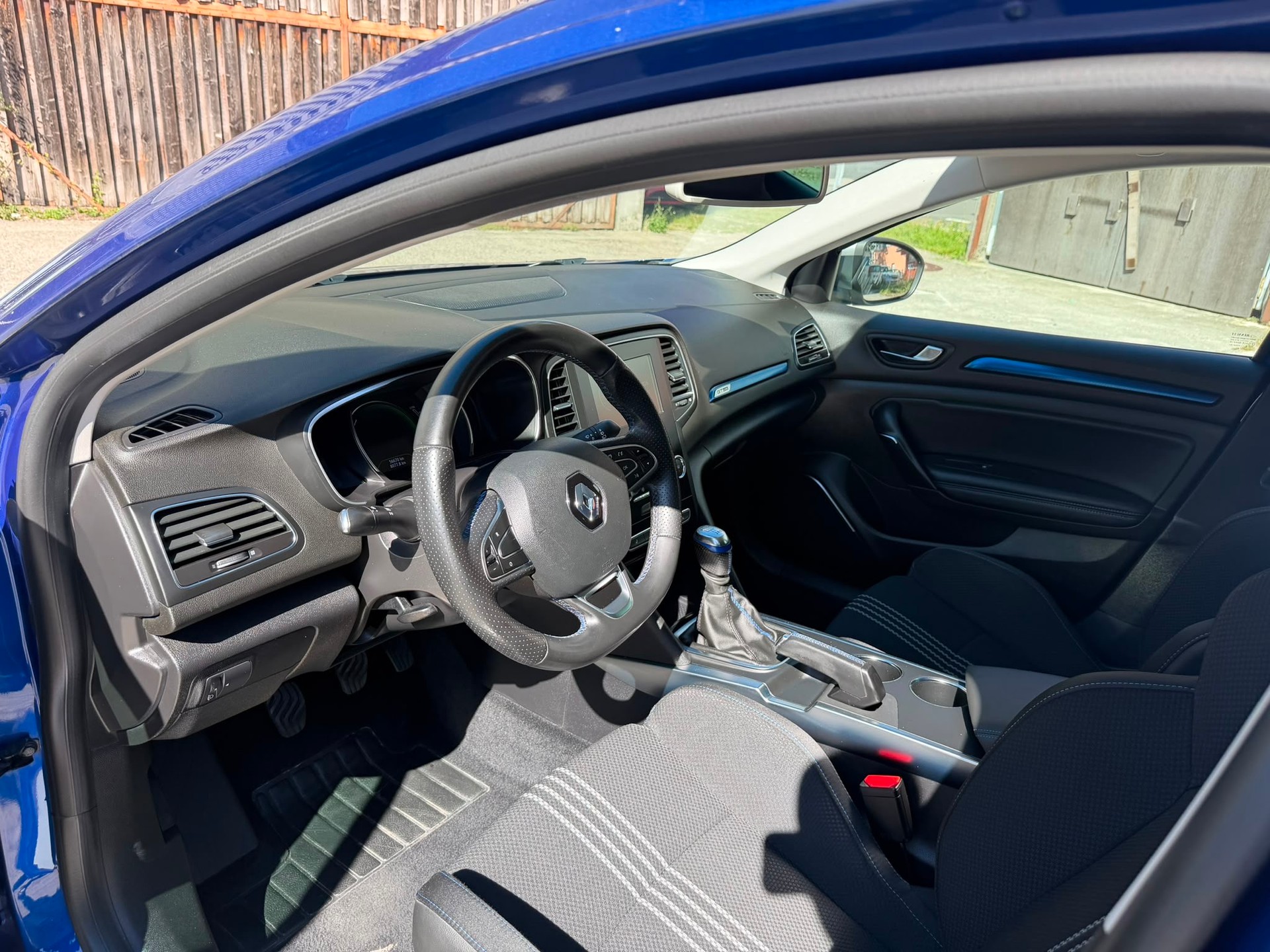 RENAULT Mégane 1.2 16V Turbo GT Line-image-7