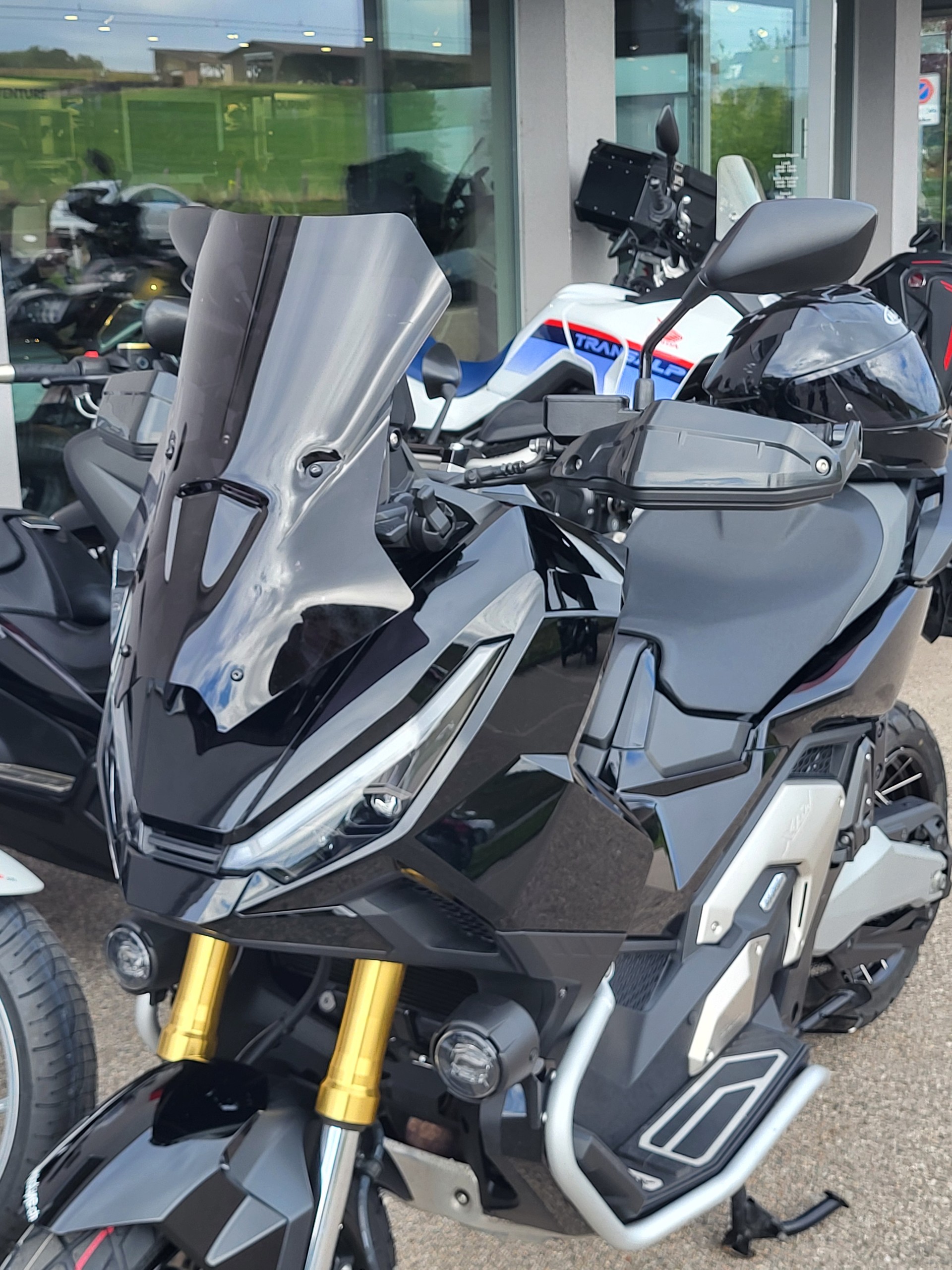 HONDA X-ADV 750-image-3