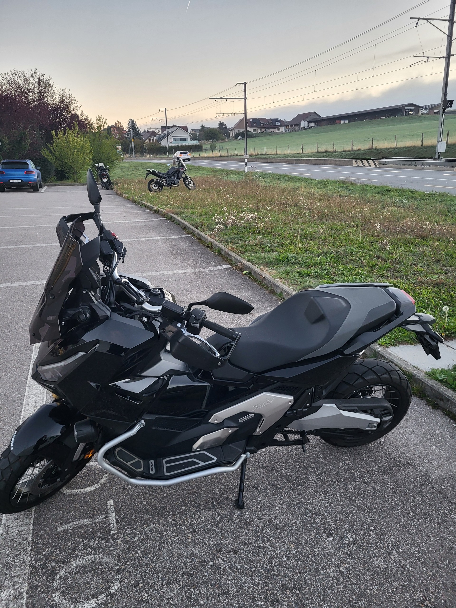 HONDA X-ADV 750-image-5