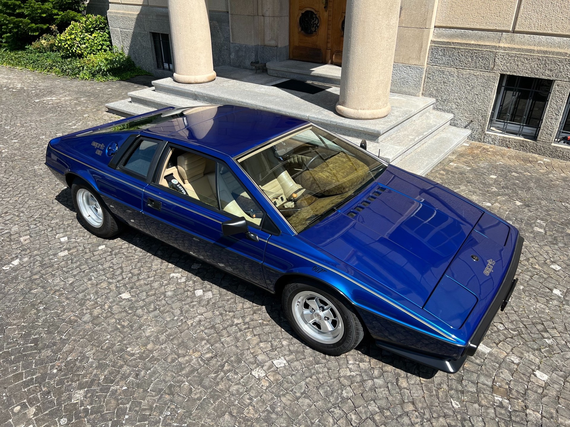 LOTUS ESPRIT S 2