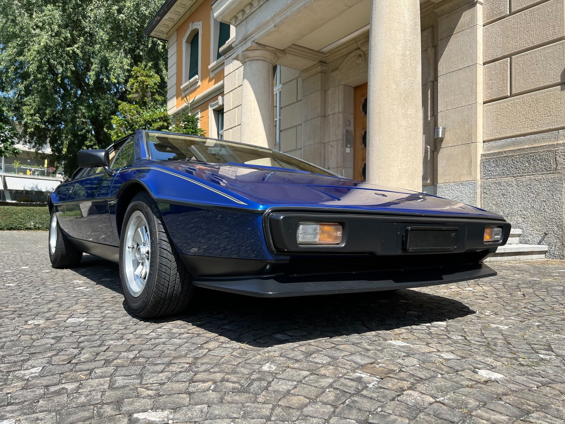 LOTUS ESPRIT S 2-image-9