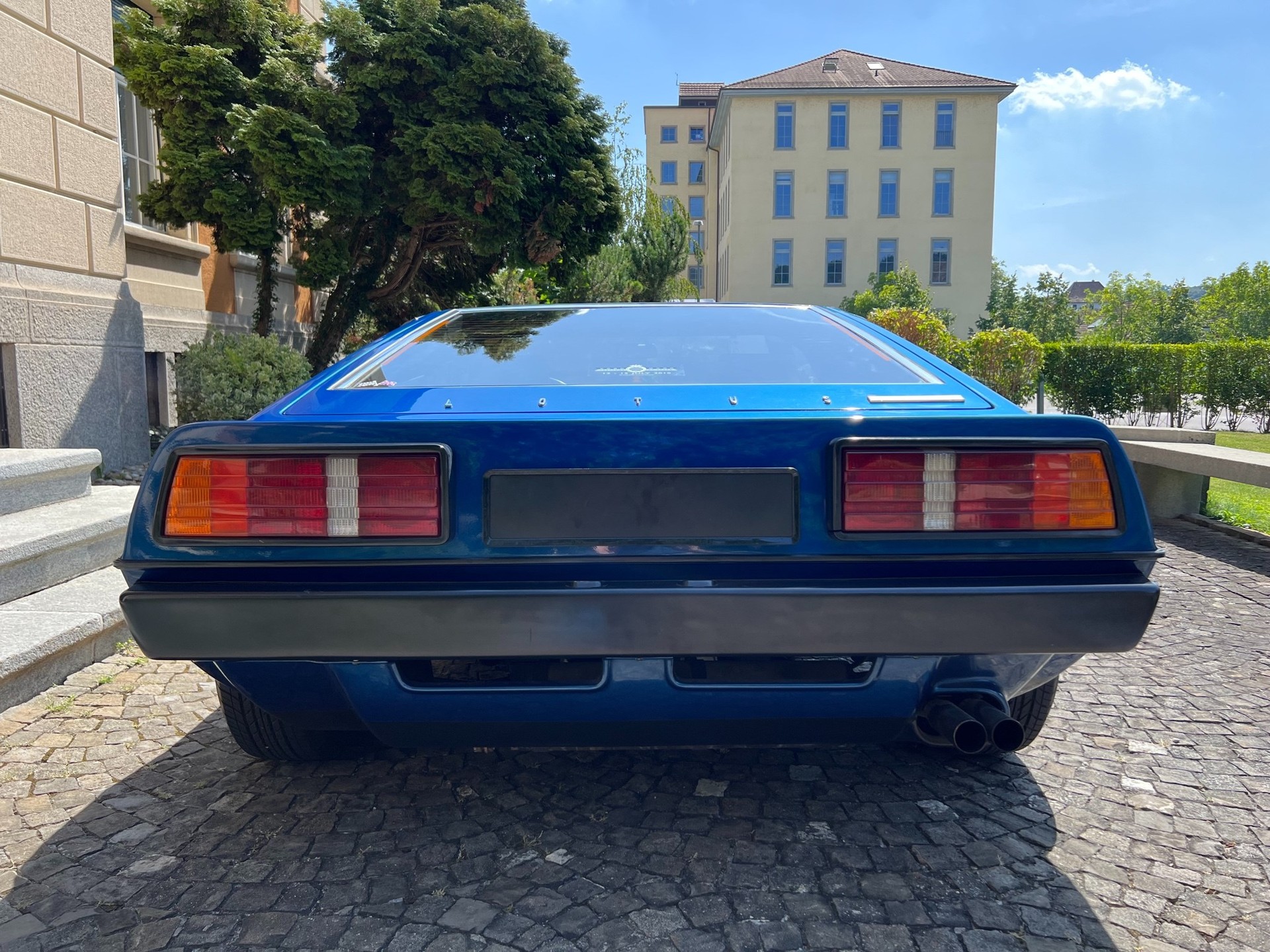 LOTUS ESPRIT S 2-image-3