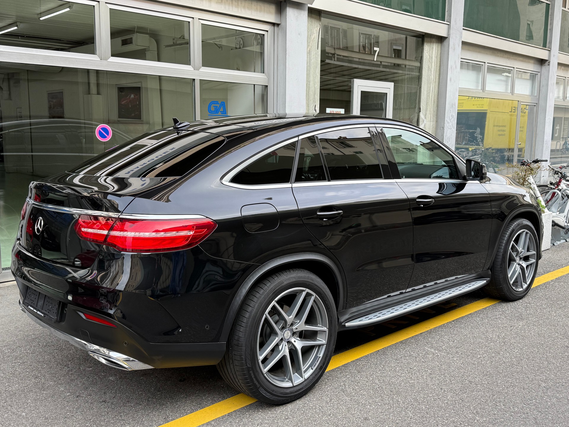 MERCEDES-BENZ GLE Coupé 350 d 4Matic 9G-Tronic-image-2