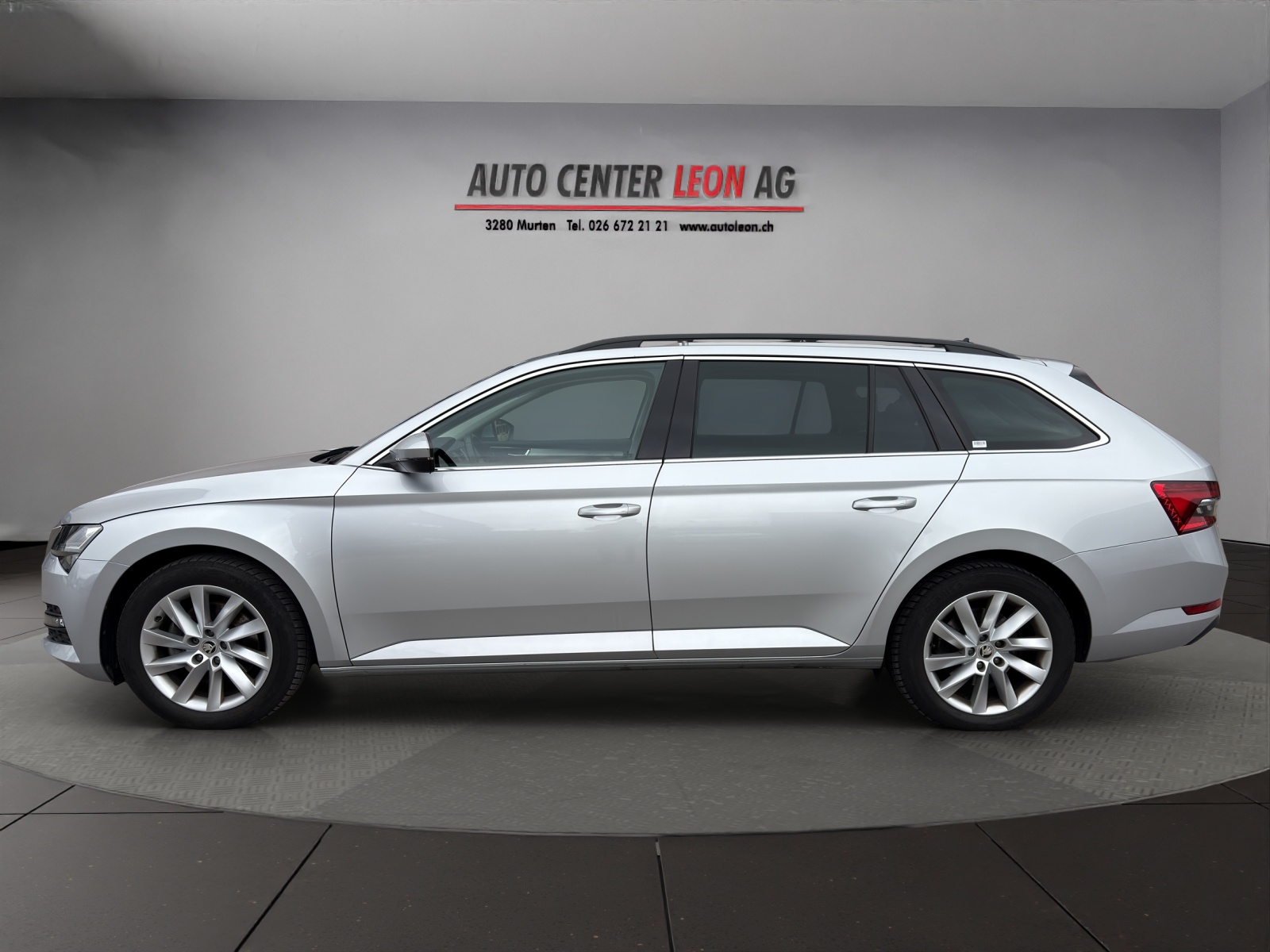 SKODA Superb Combi 2.0 TDi Ambition 4x4 DSG-showroom-element-2