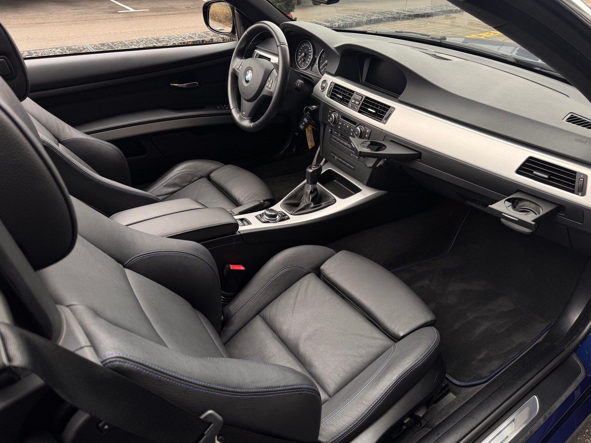 BMW 335i Cabriolet Schalter M Edition-image-14