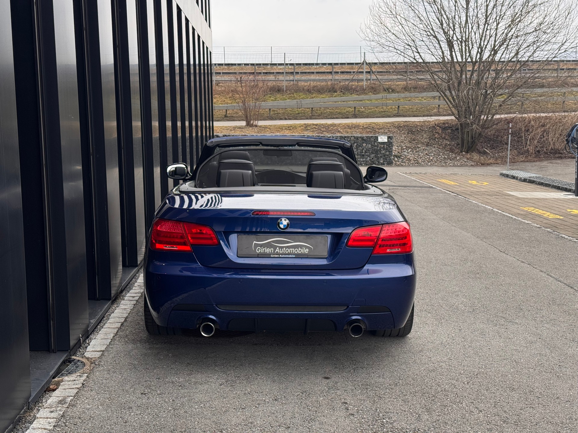 BMW 335i Cabriolet Schalter M Edition-image-11