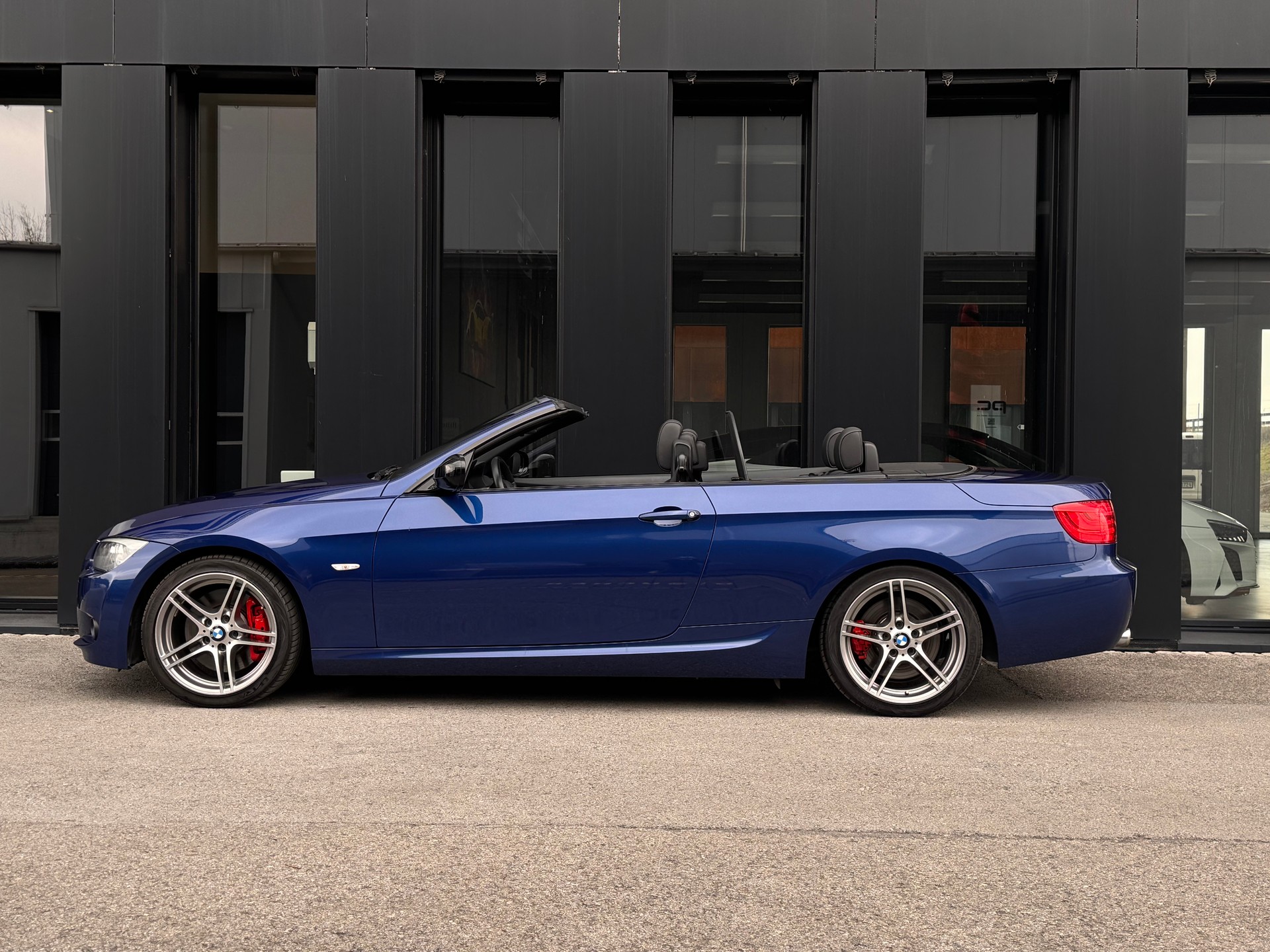BMW 335i Cabriolet Schalter M Edition-image-3