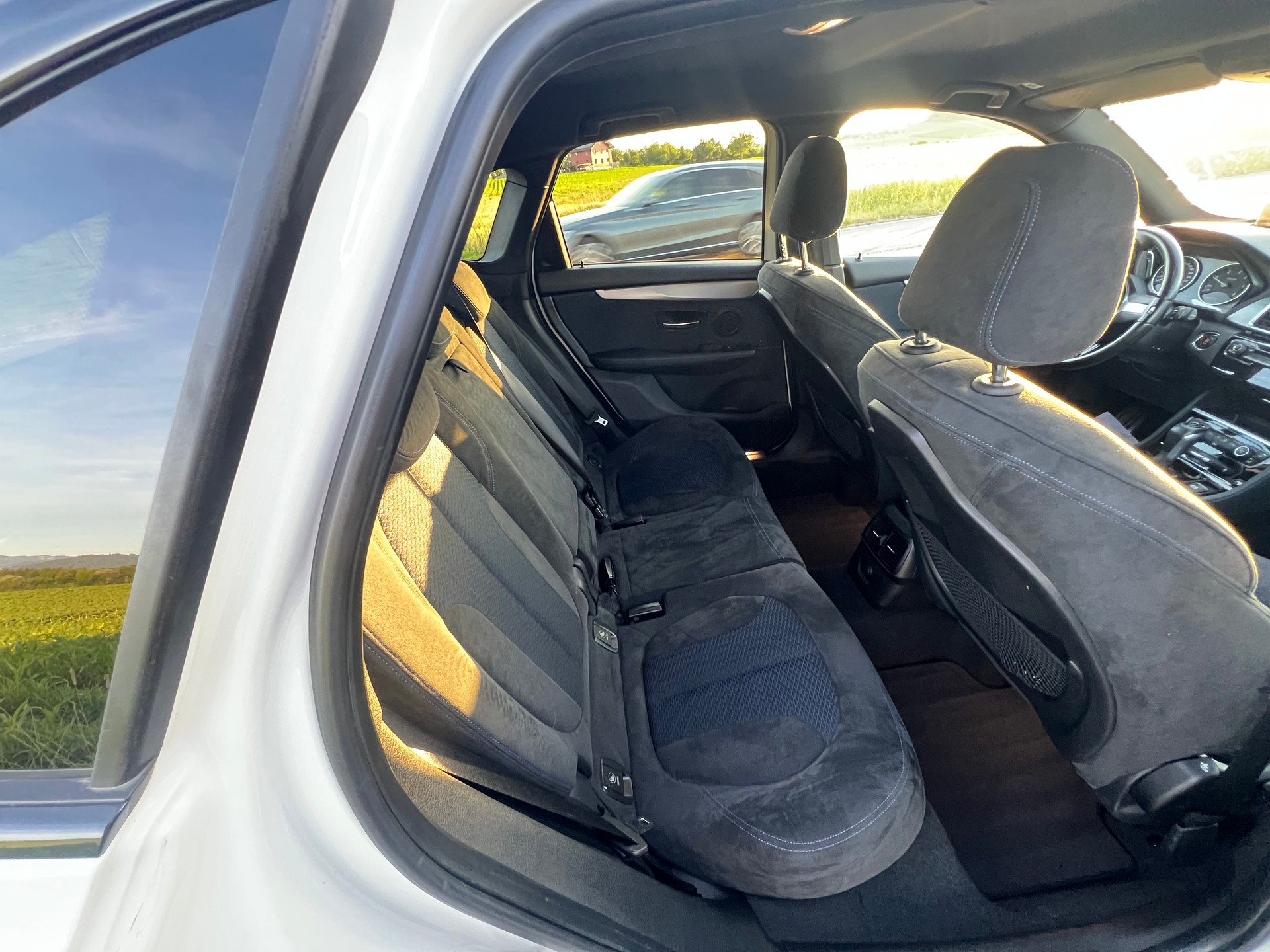 BMW 220d xDrive Active Tourer M Sport Steptronic-image-9