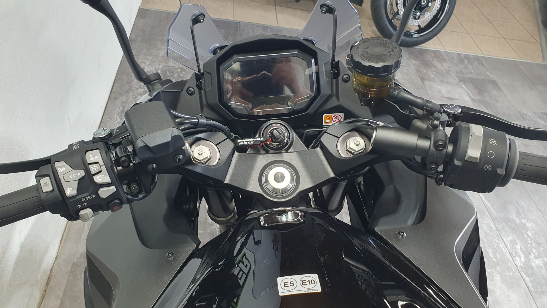 KAWASAKI Ninja 1100 SX SE-image-6