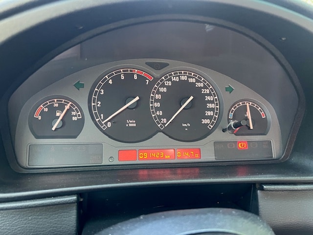 BMW 850i Handgeschalten-image-12