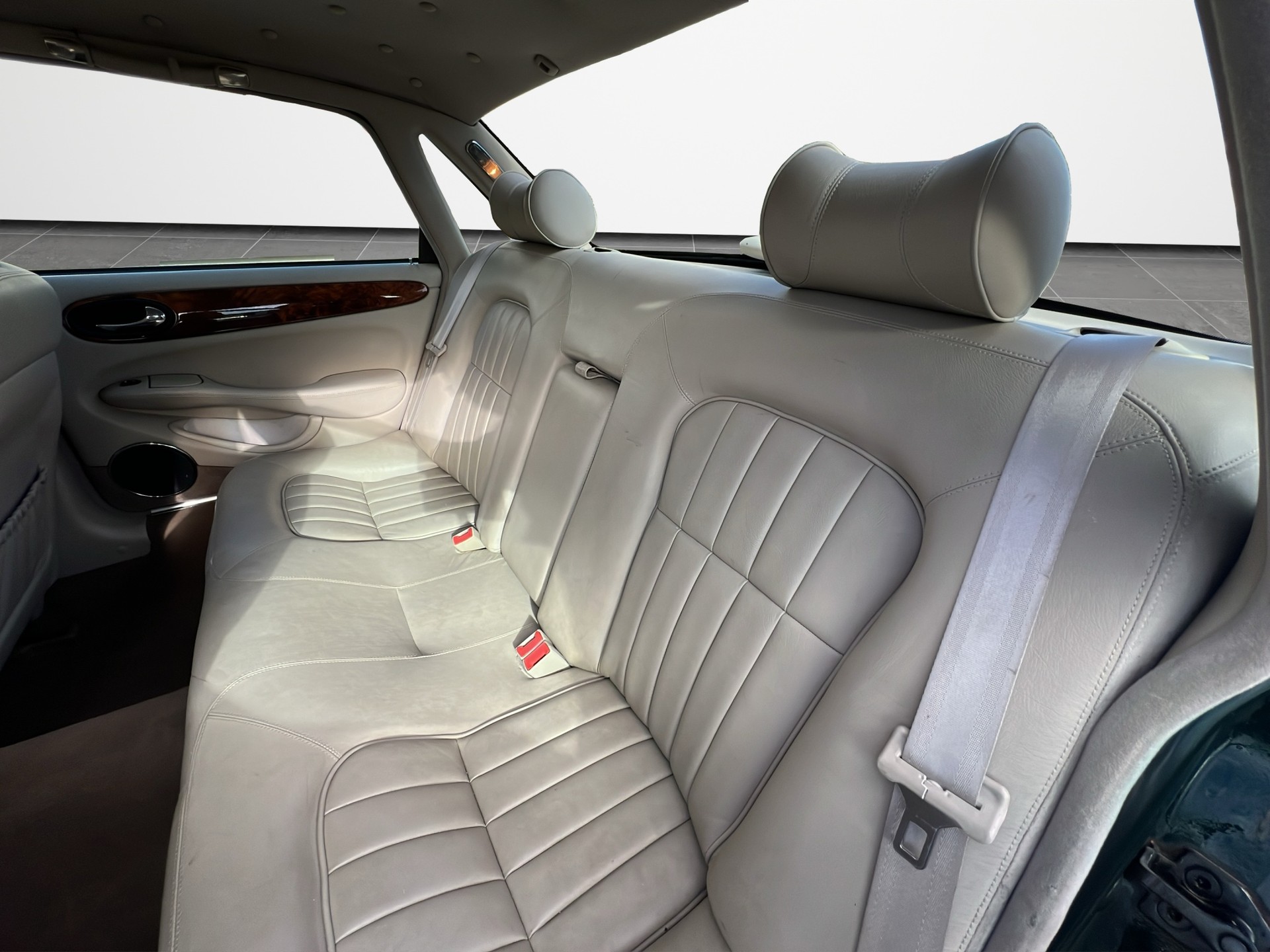 JAGUAR XJ 3.2 V8 Executive-image-11