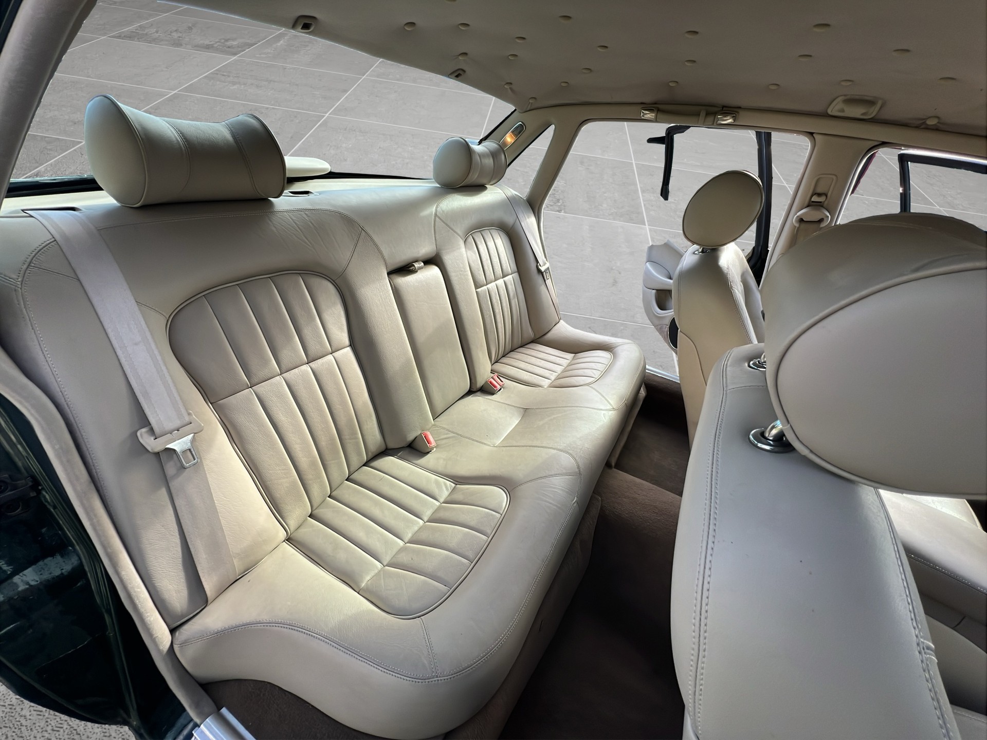 JAGUAR XJ 3.2 V8 Executive-image-14