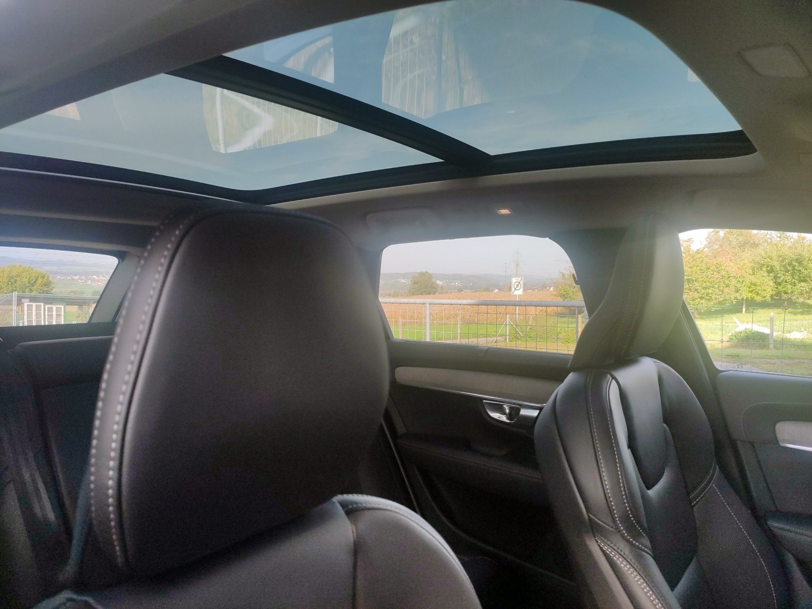 VOLVO V90 Cross Country 2.0 B4 Ultimate AWD-image-14