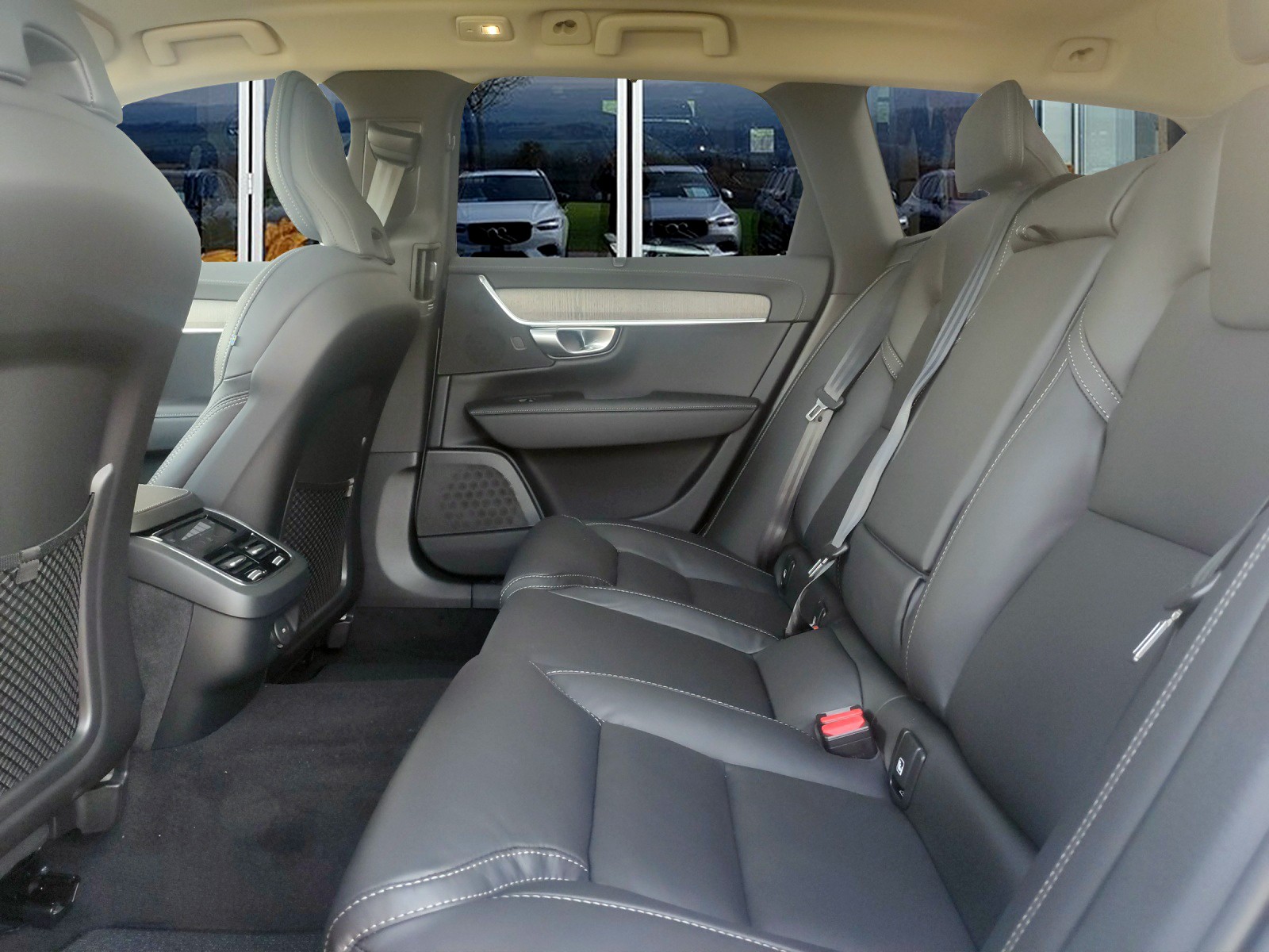 VOLVO V90 Cross Country 2.0 B4 Ultimate AWD-image-7