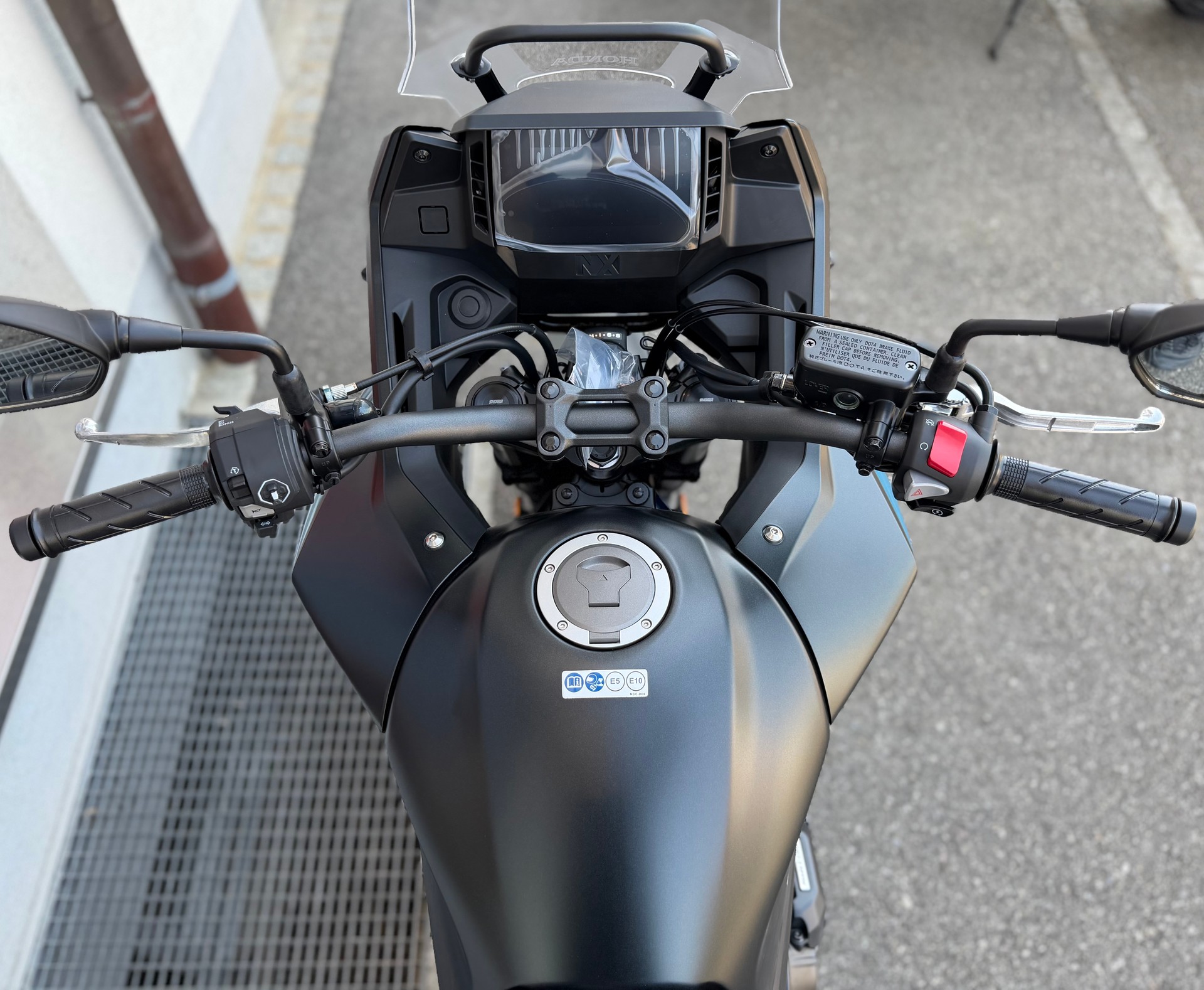HONDA NX 500 NEW * E-Clutch* 2026-image-9