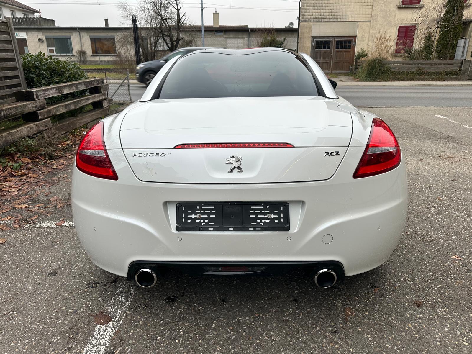 PEUGEOT RCZ 1.6 Turbo GT Line-image-4