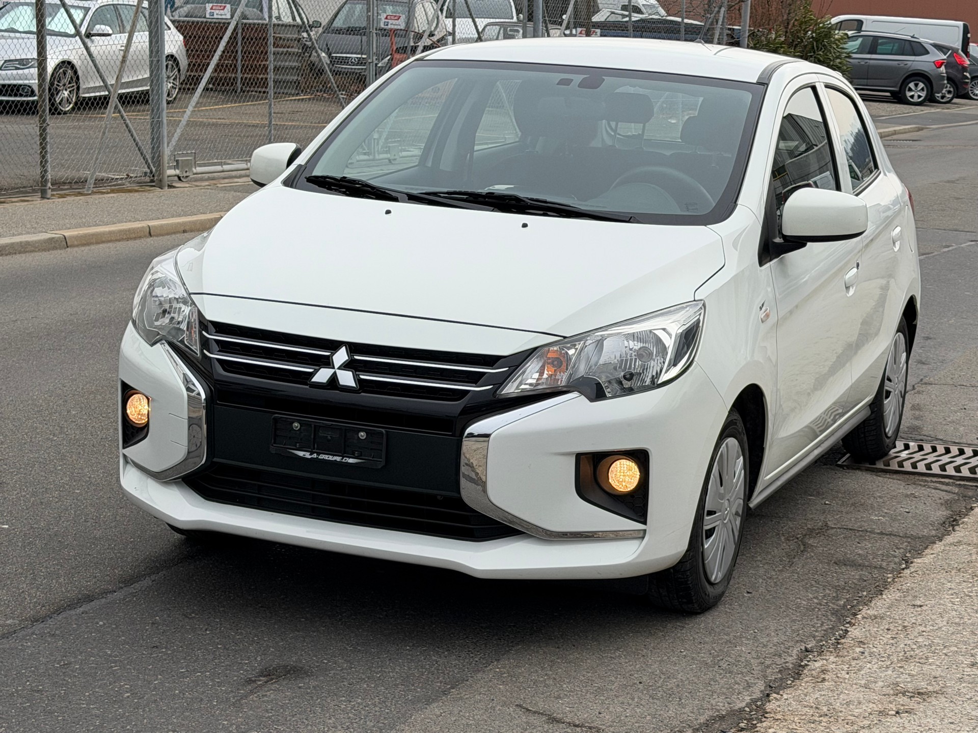 MITSUBISHI Space Star 1.0 Entry-showroom-element-1