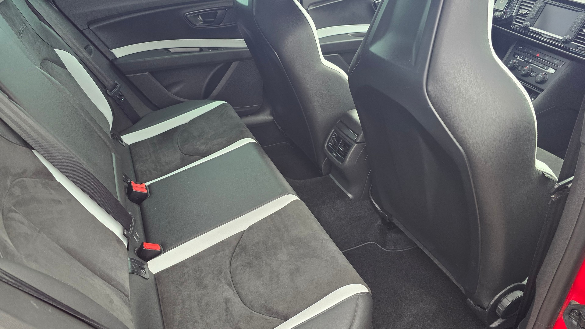 SEAT Leon 2.0 TSI Cupra 280 DSG-image-5