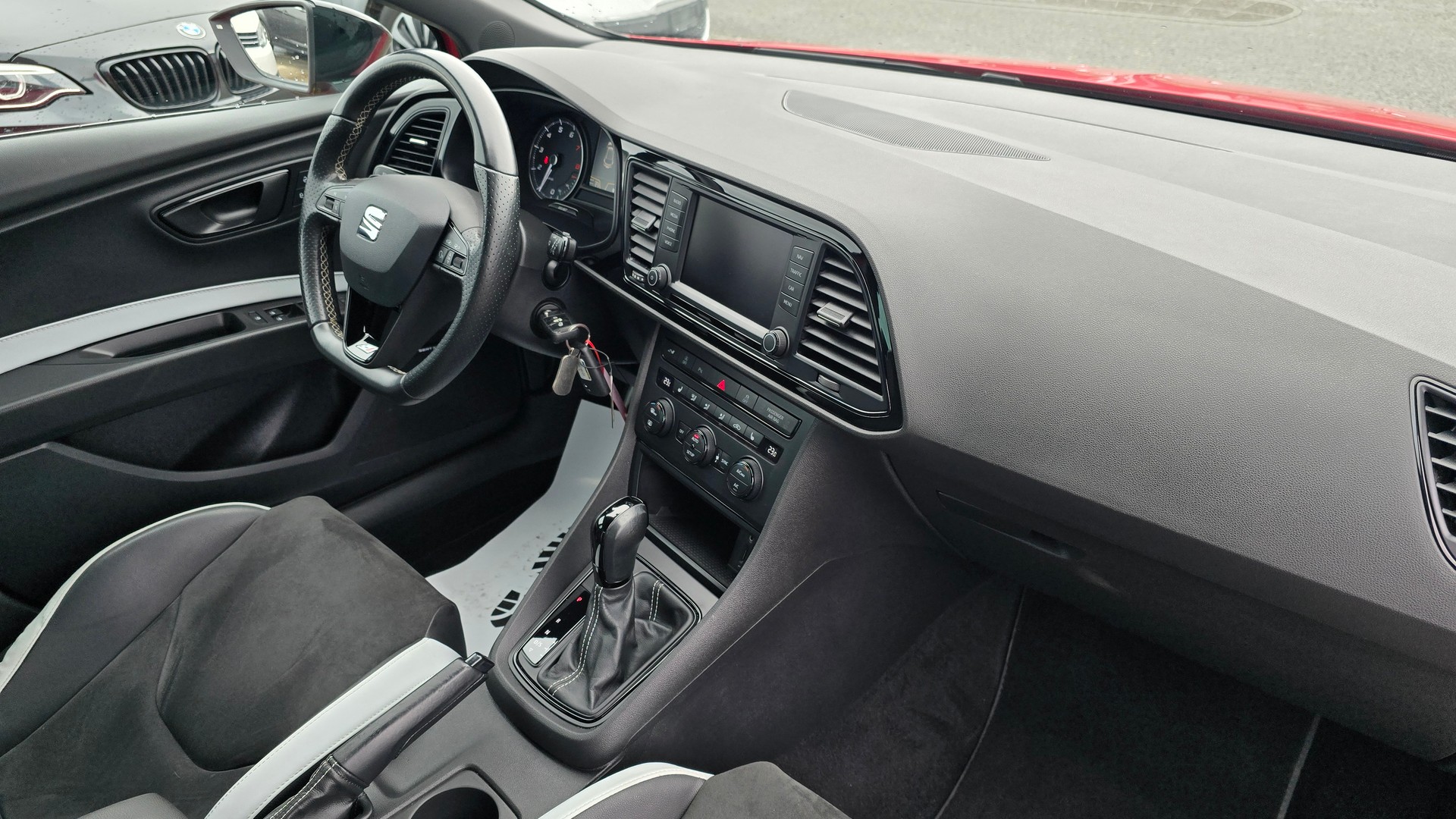 SEAT Leon 2.0 TSI Cupra 280 DSG-image-9