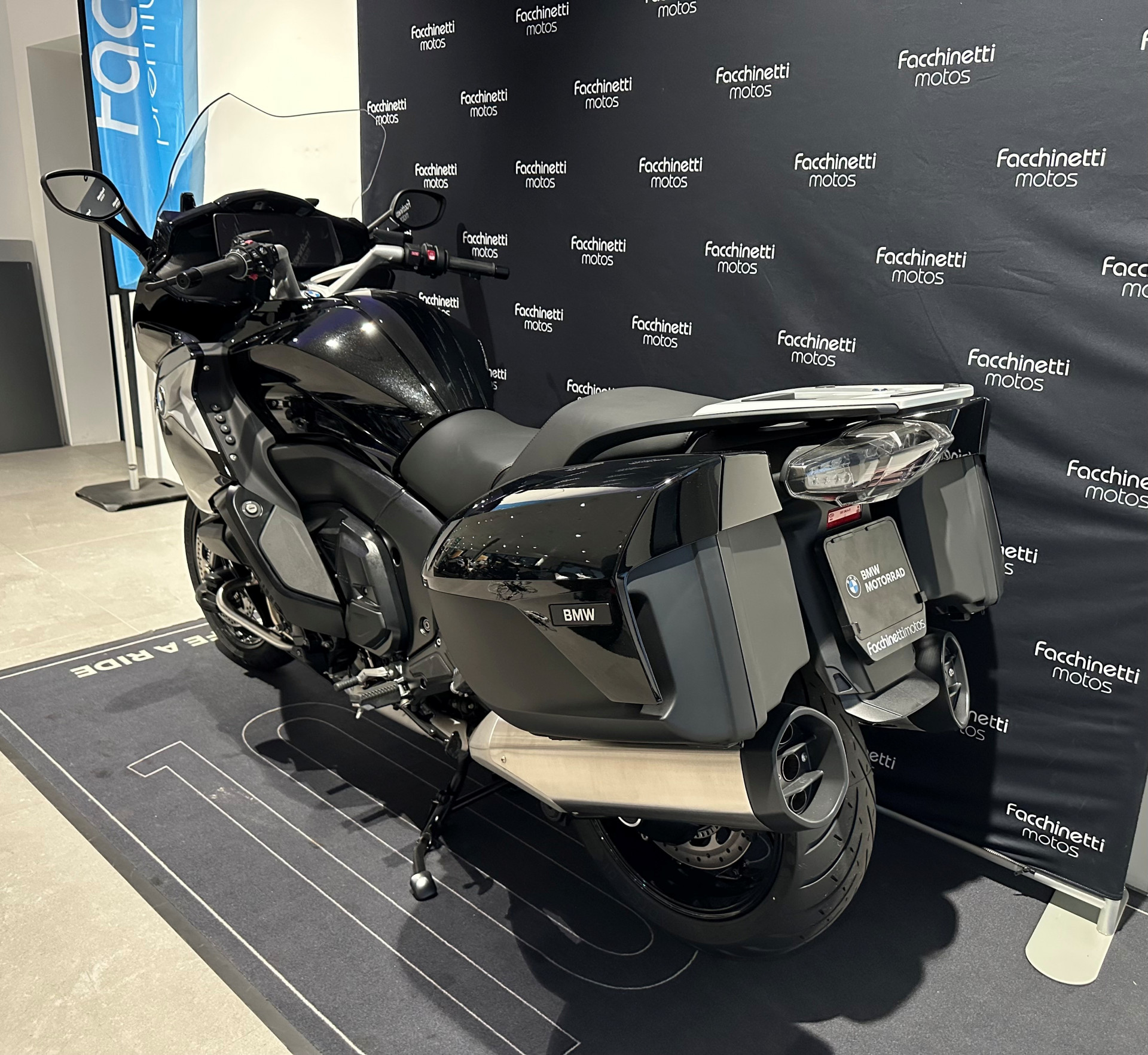 BMW K 1600 GT-showroom-element-3
