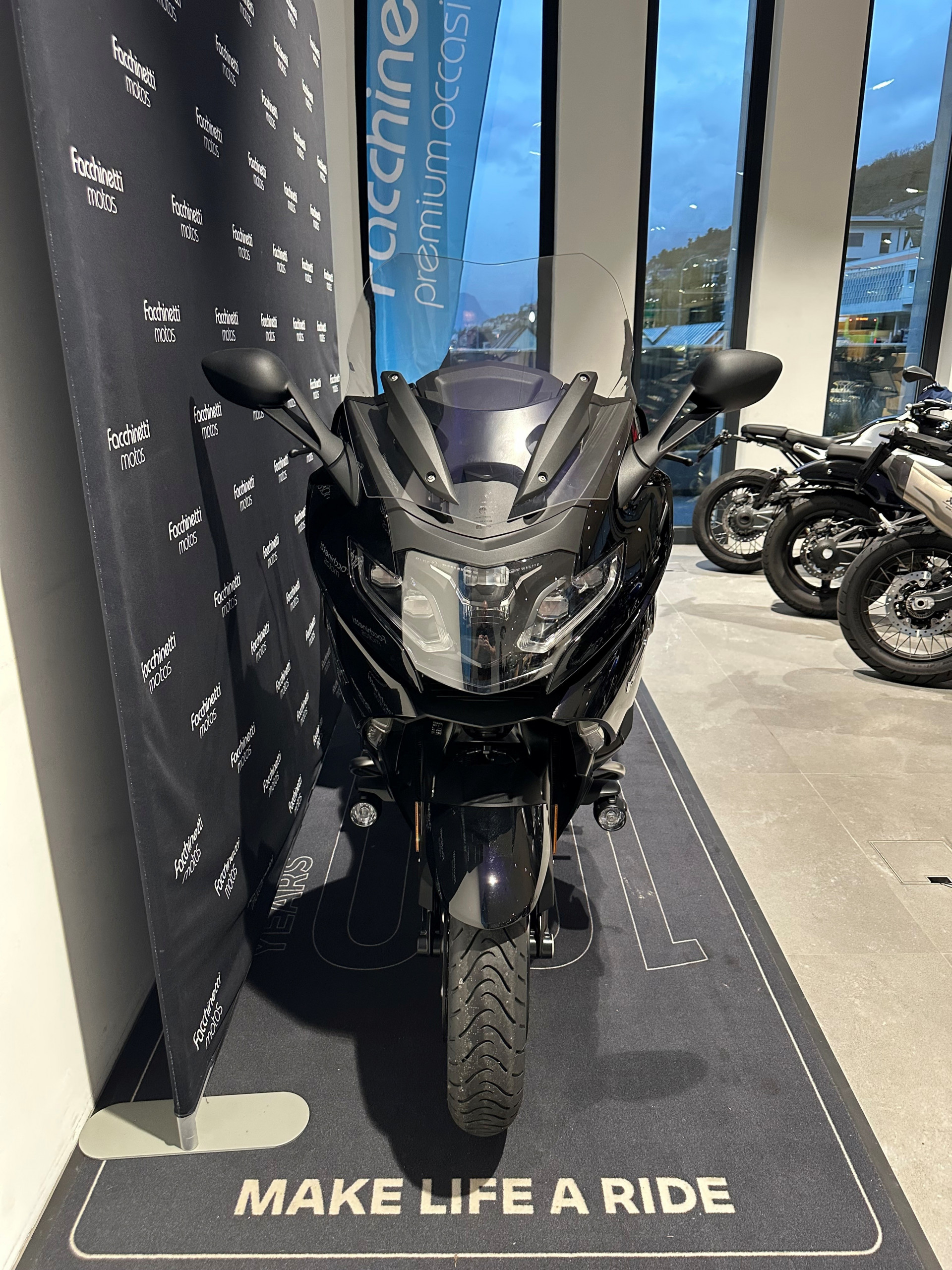 BMW K 1600 GT-showroom-element-2