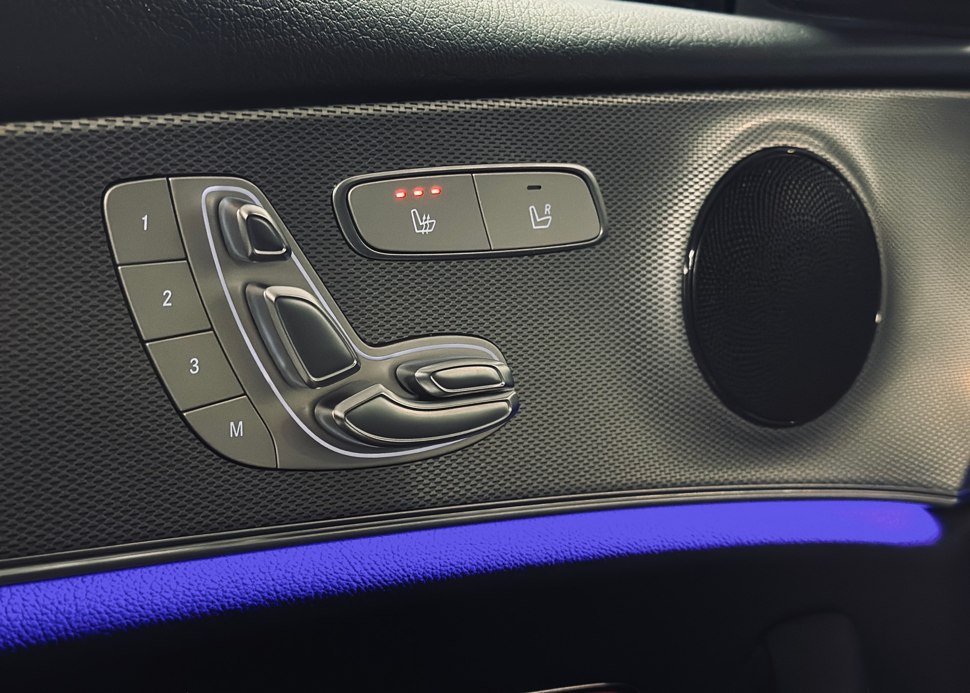 MERCEDES-BENZ E 220 d Avantgarde 4Matic-image-10