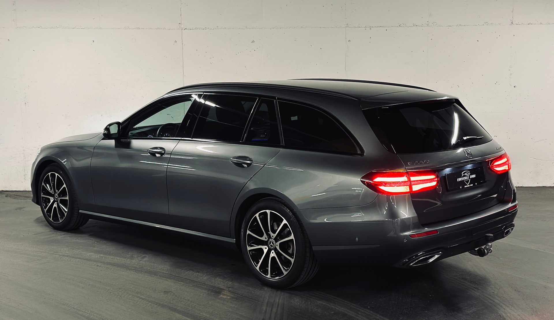 MERCEDES-BENZ E 220 d Avantgarde 4Matic-image-3