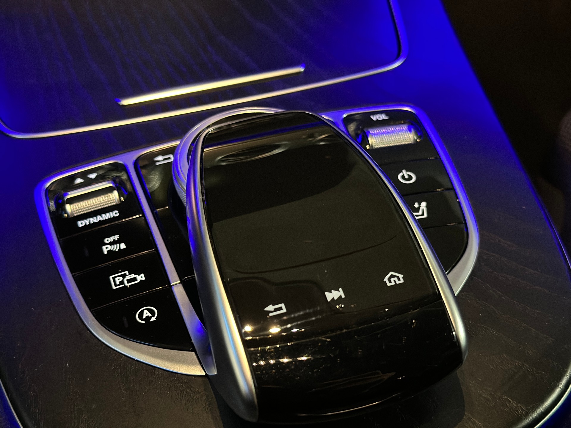 MERCEDES-BENZ E 220 d Avantgarde 4Matic-image-13