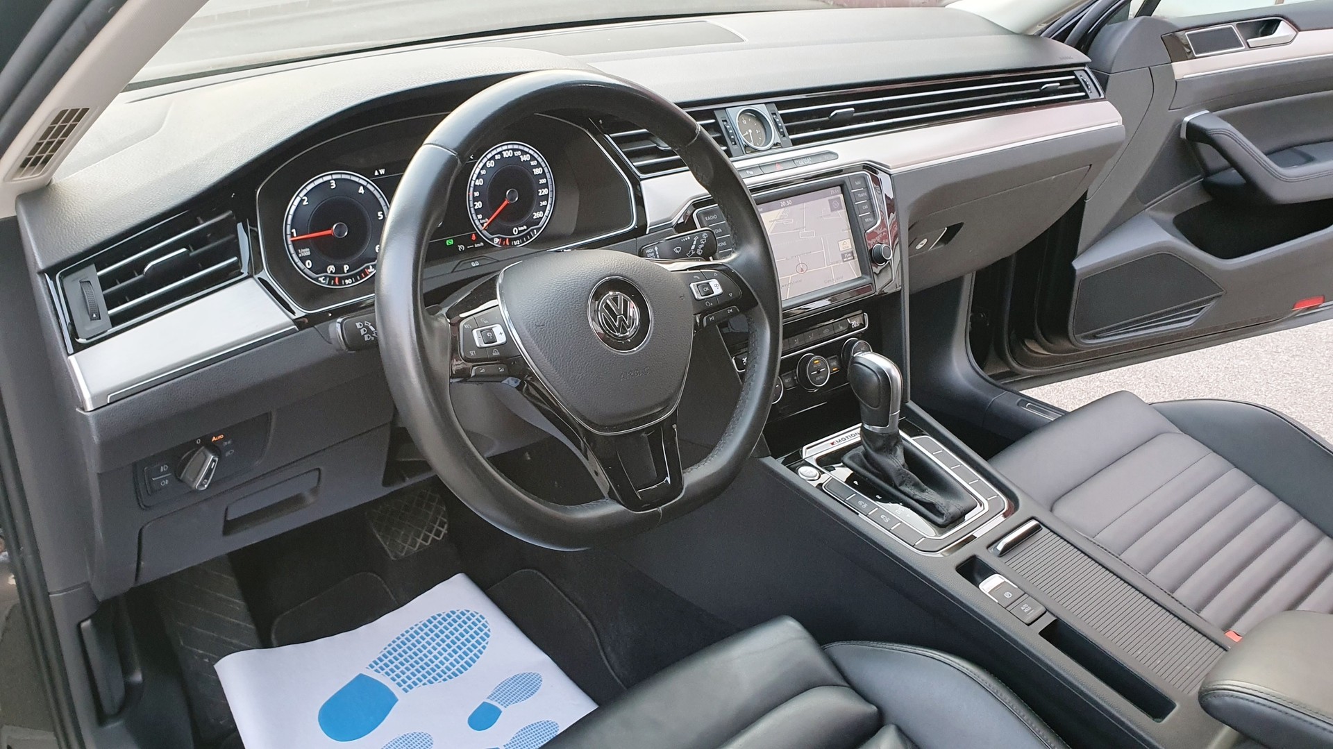 VW Passat Variant 2.0 TDI BMT Highline DSG 4Motion-image-13