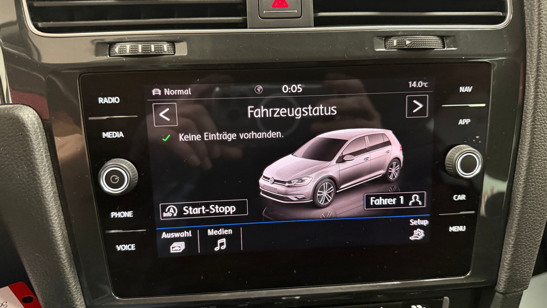 VW Golf 1.4 TSI Highline DSG, frisch ab MFK, Servicgepflegt, 8 fach berädert alle Asisstenten, Sitz&Lenkradheizung, Garantie u.v.m.-image-24