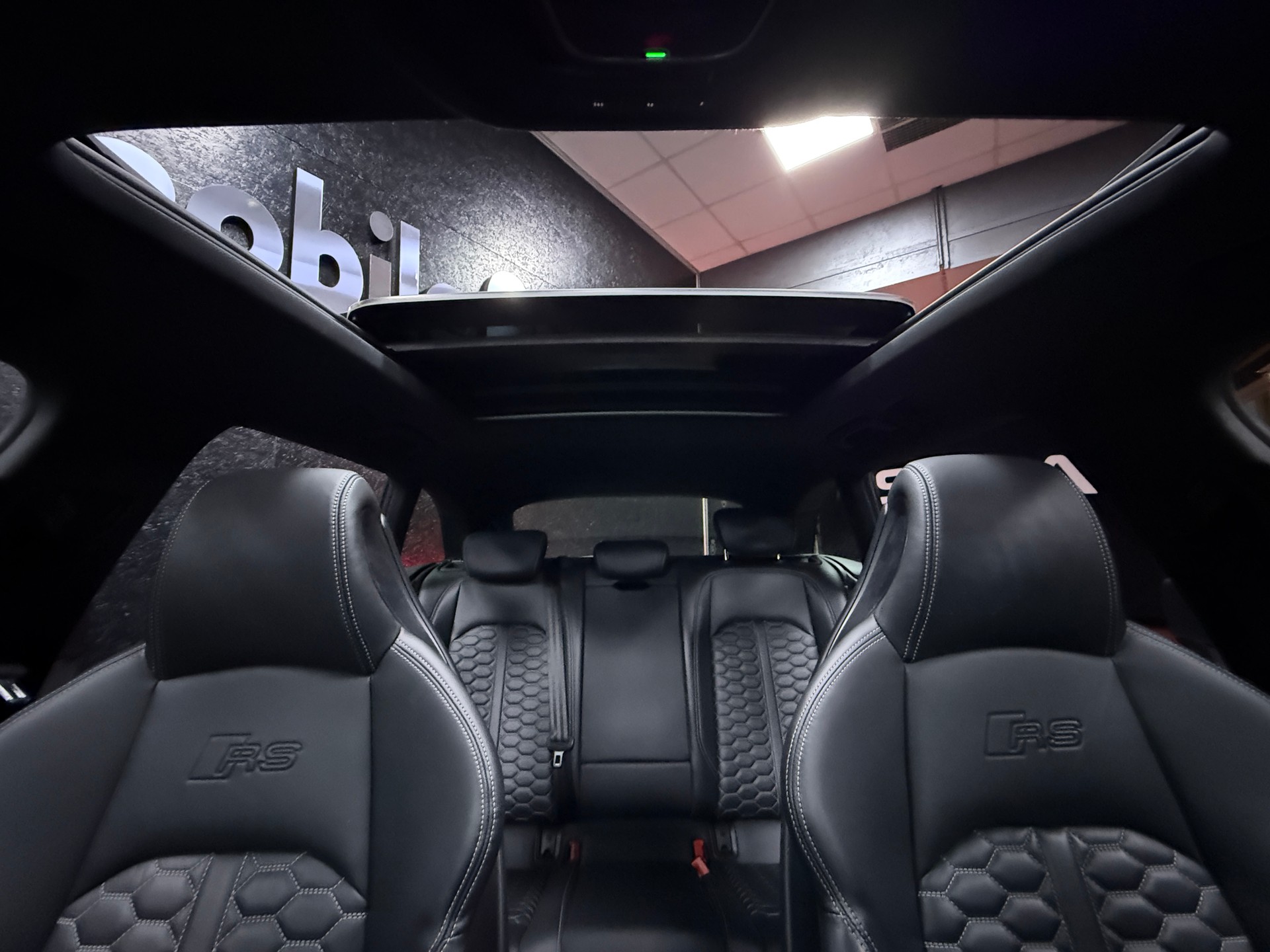 AUDI RS4 Avant 2.9 TFSI quattro tiptronic / Panorama / Carbon / CH Auto / Leasing ab 399.--image-14