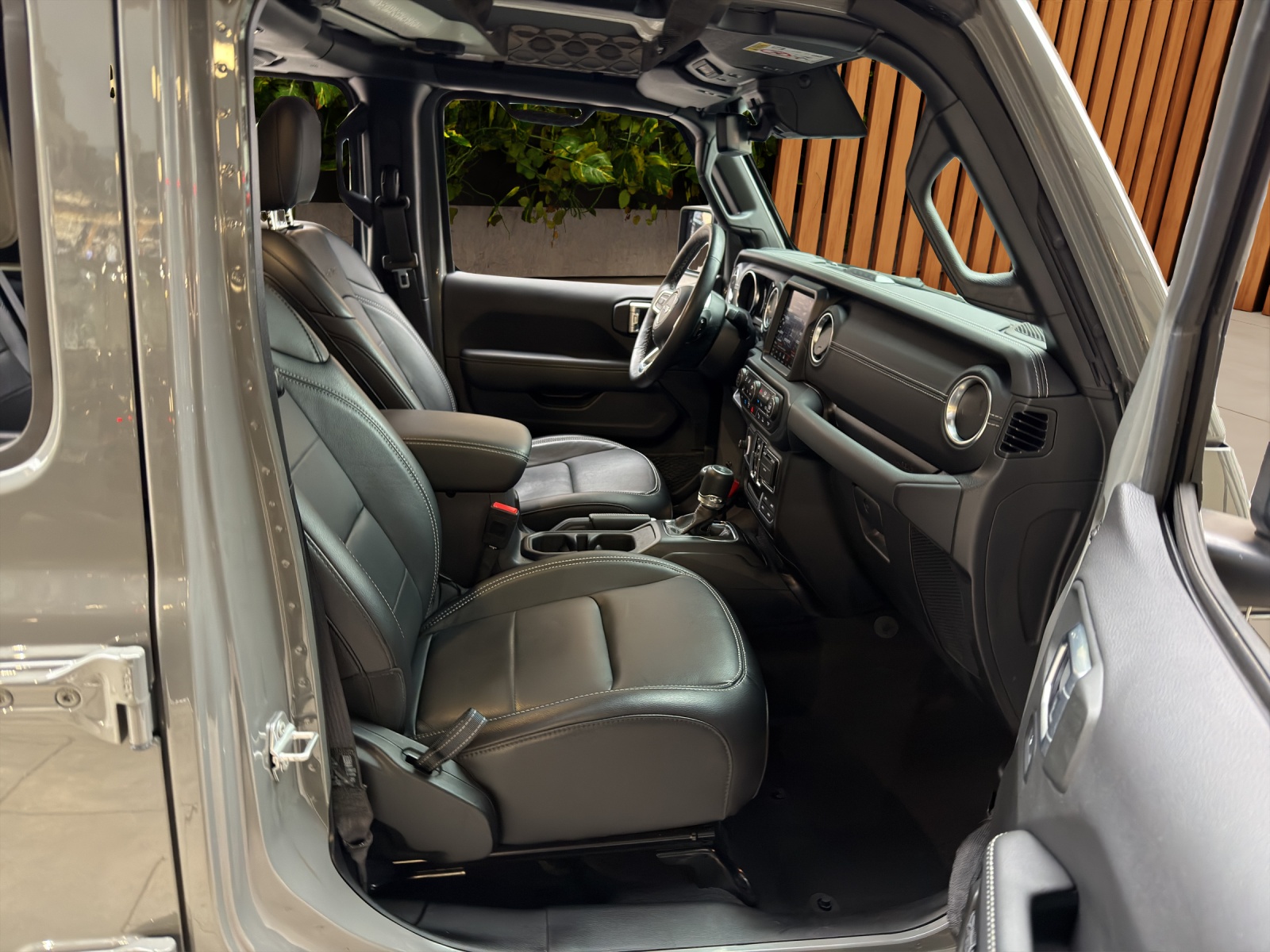 JEEP Wrangler 2.0 PHEV Unlimited Sahara DT Automatic-image-15