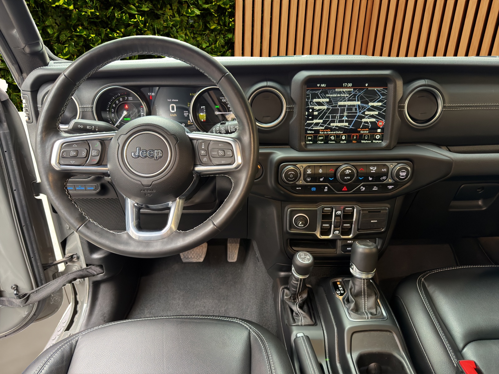 JEEP Wrangler 2.0 PHEV Unlimited Sahara DT Automatic-image-12