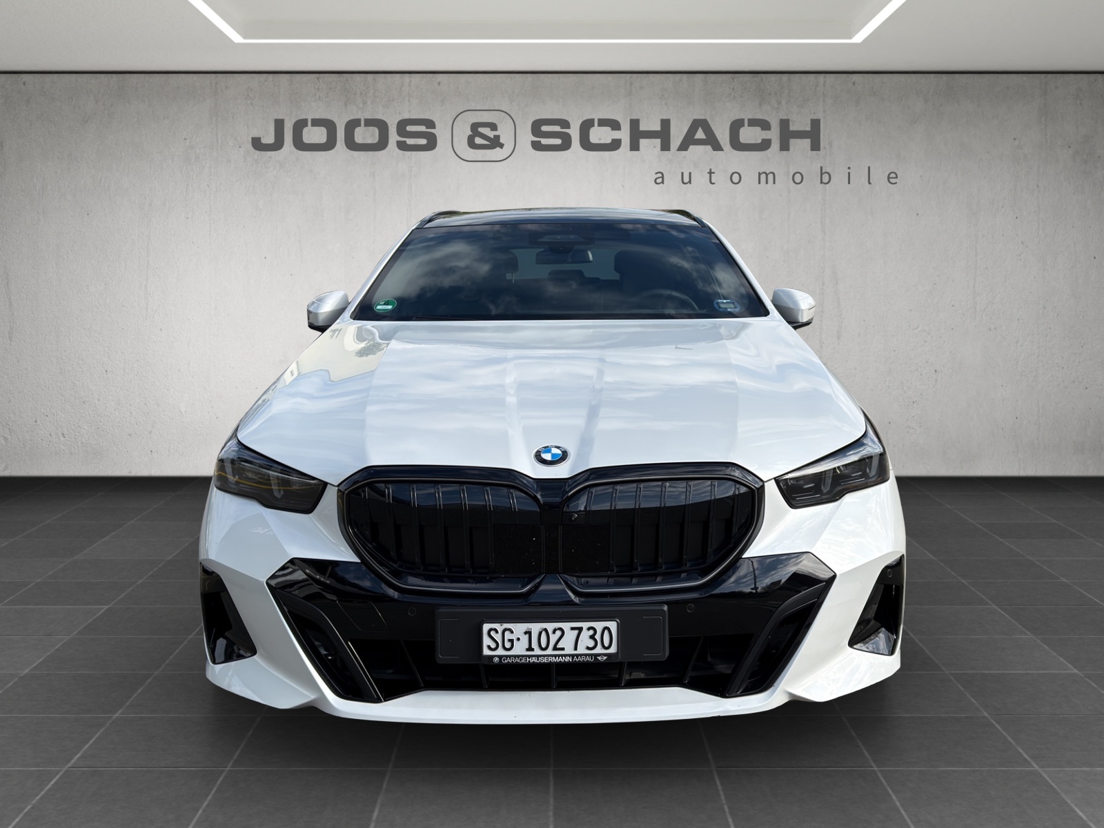 BMW 540d xDrive 48V Touring M Sport Pro Steptronic-showroom-element-1