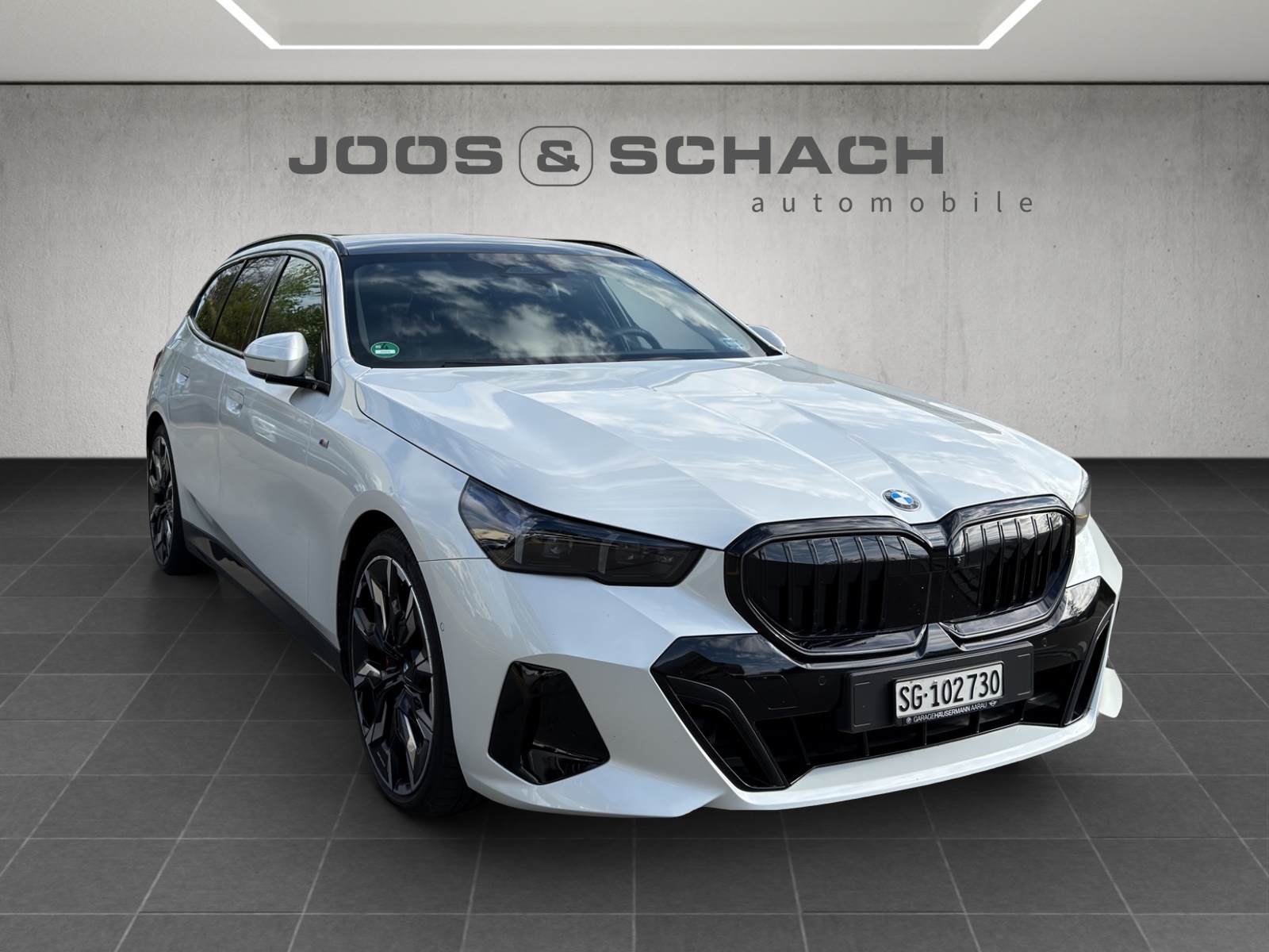 BMW 540d xDrive 48V Touring M Sport Pro Steptronic-showroom-element-2