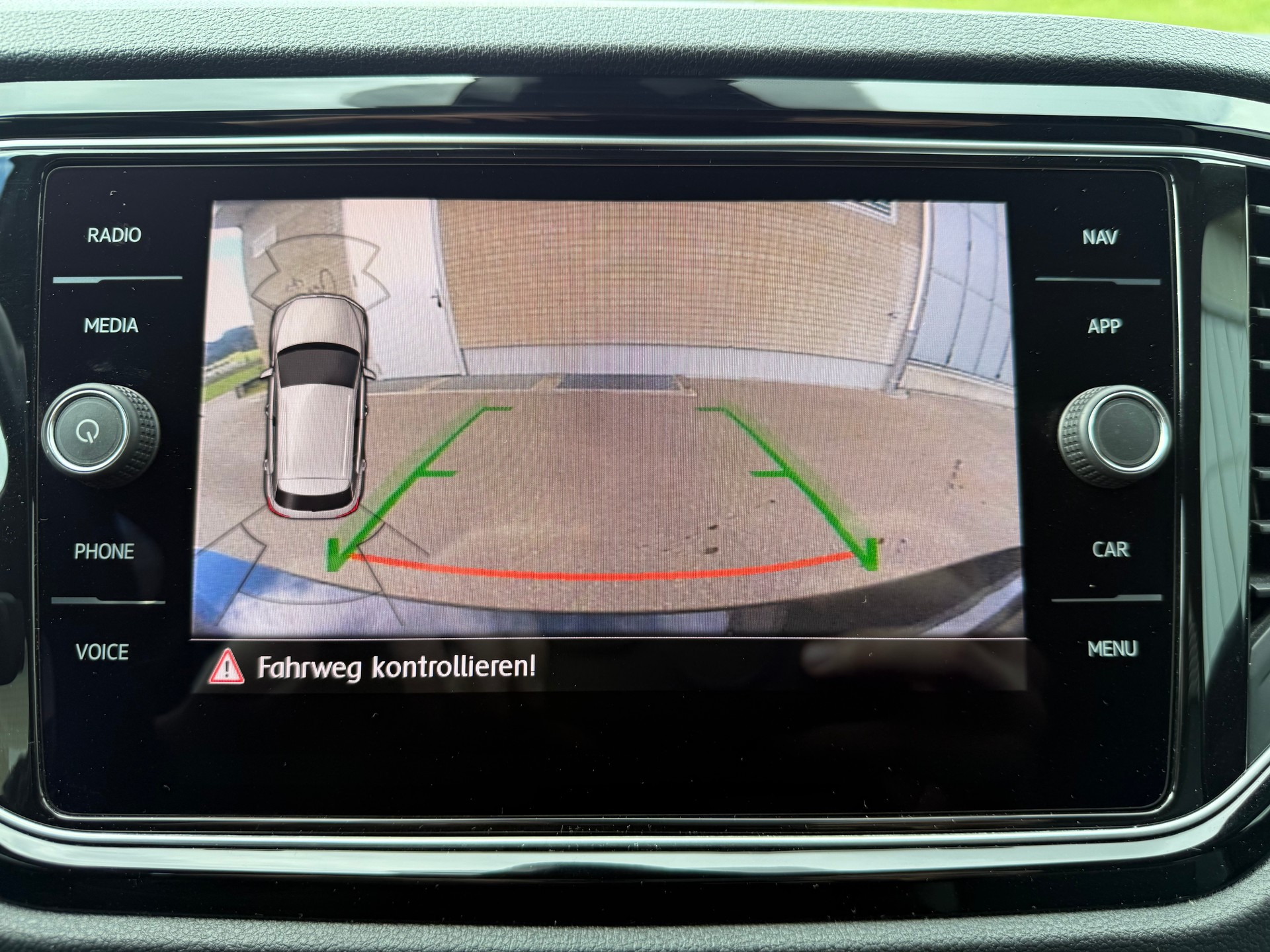 VW T-Roc 2.0 TSI R DSG 4Motion-image-8