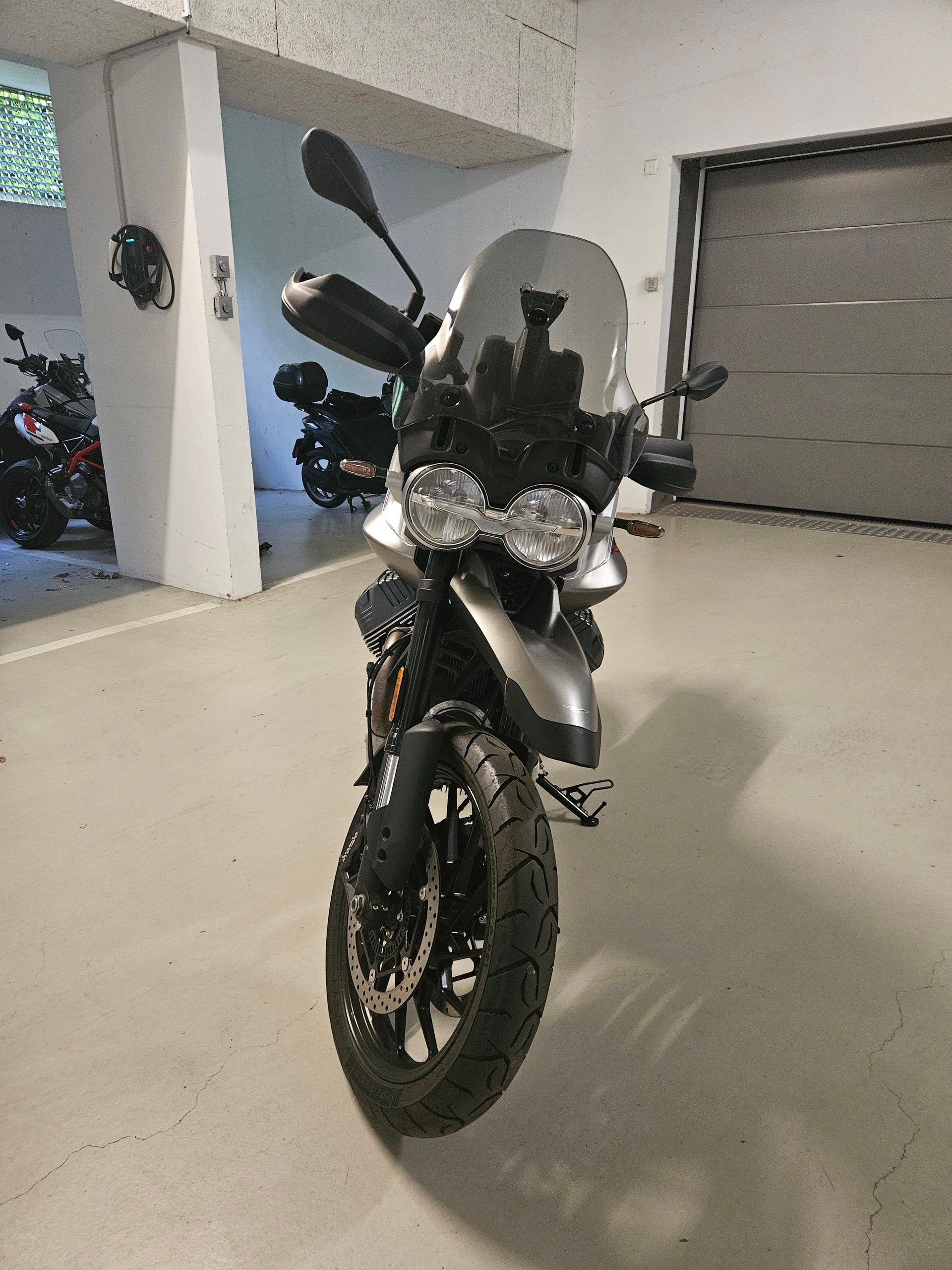 MOTO GUZZI V85 TT Strada E5+-image-4