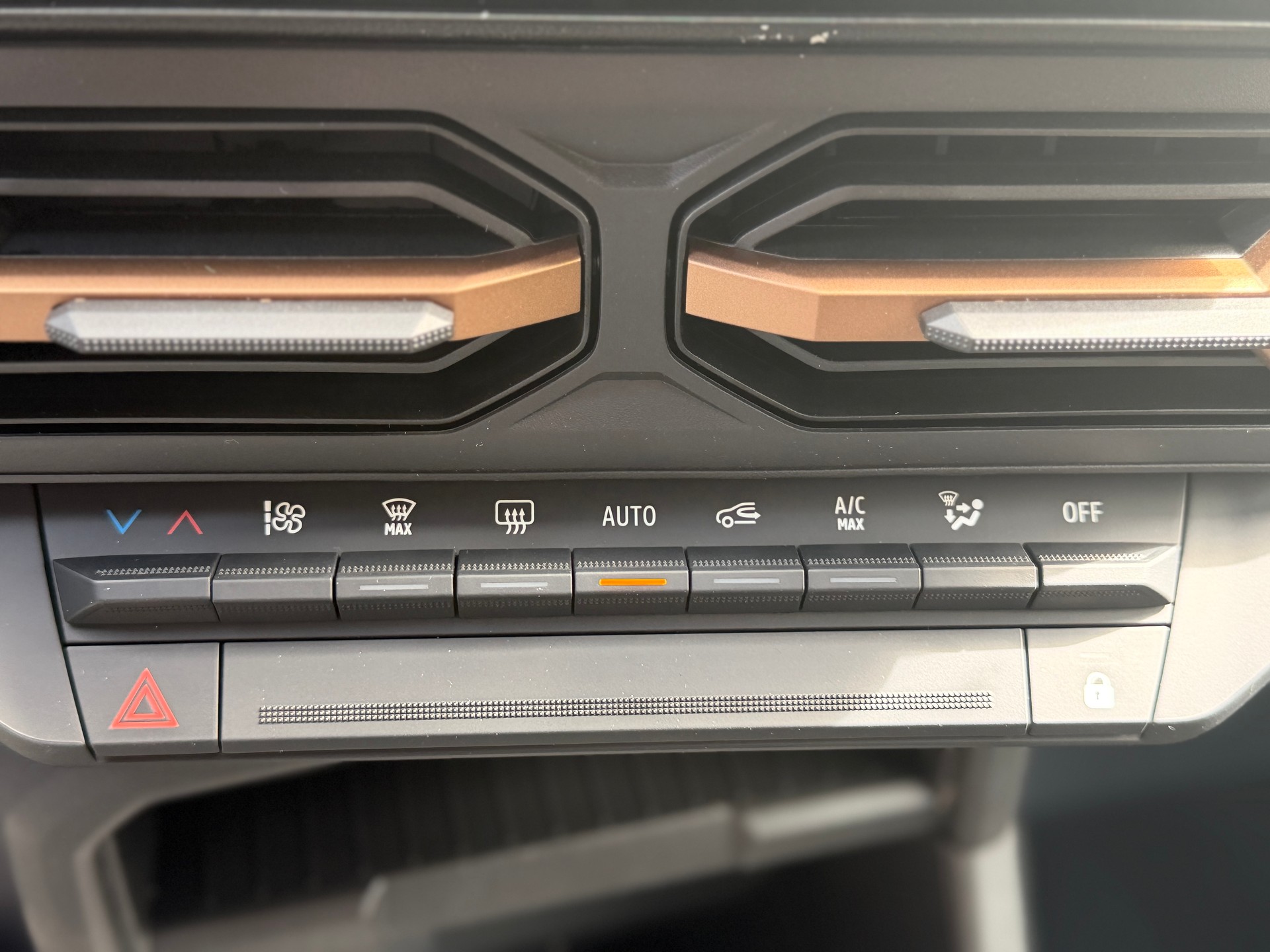 DACIA Duster HEV 155 Extreme-image-18
