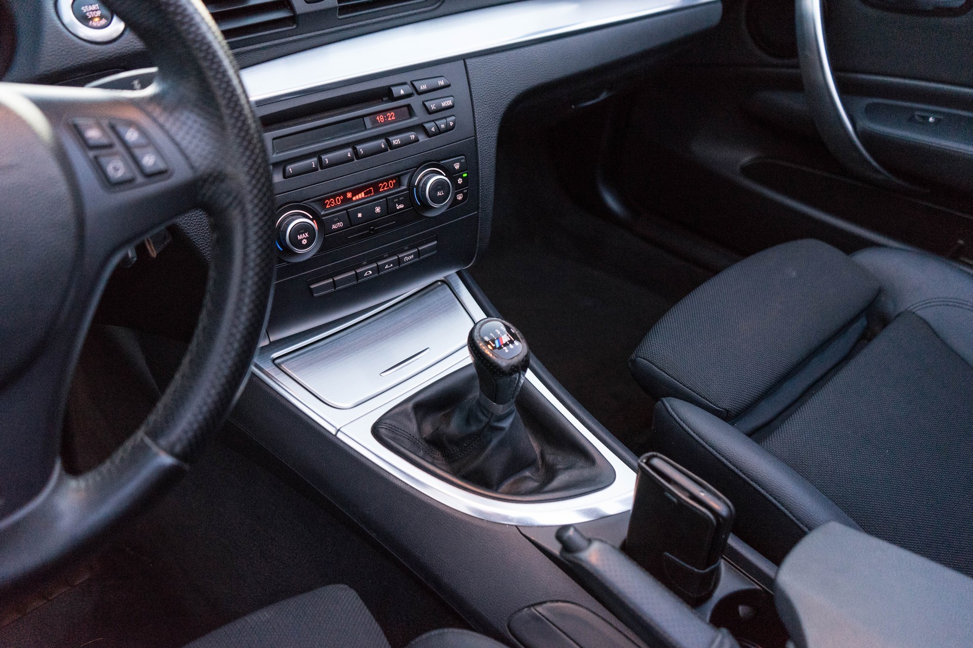 BMW 120d Cabrio M-PACK 6 Gang-image-17