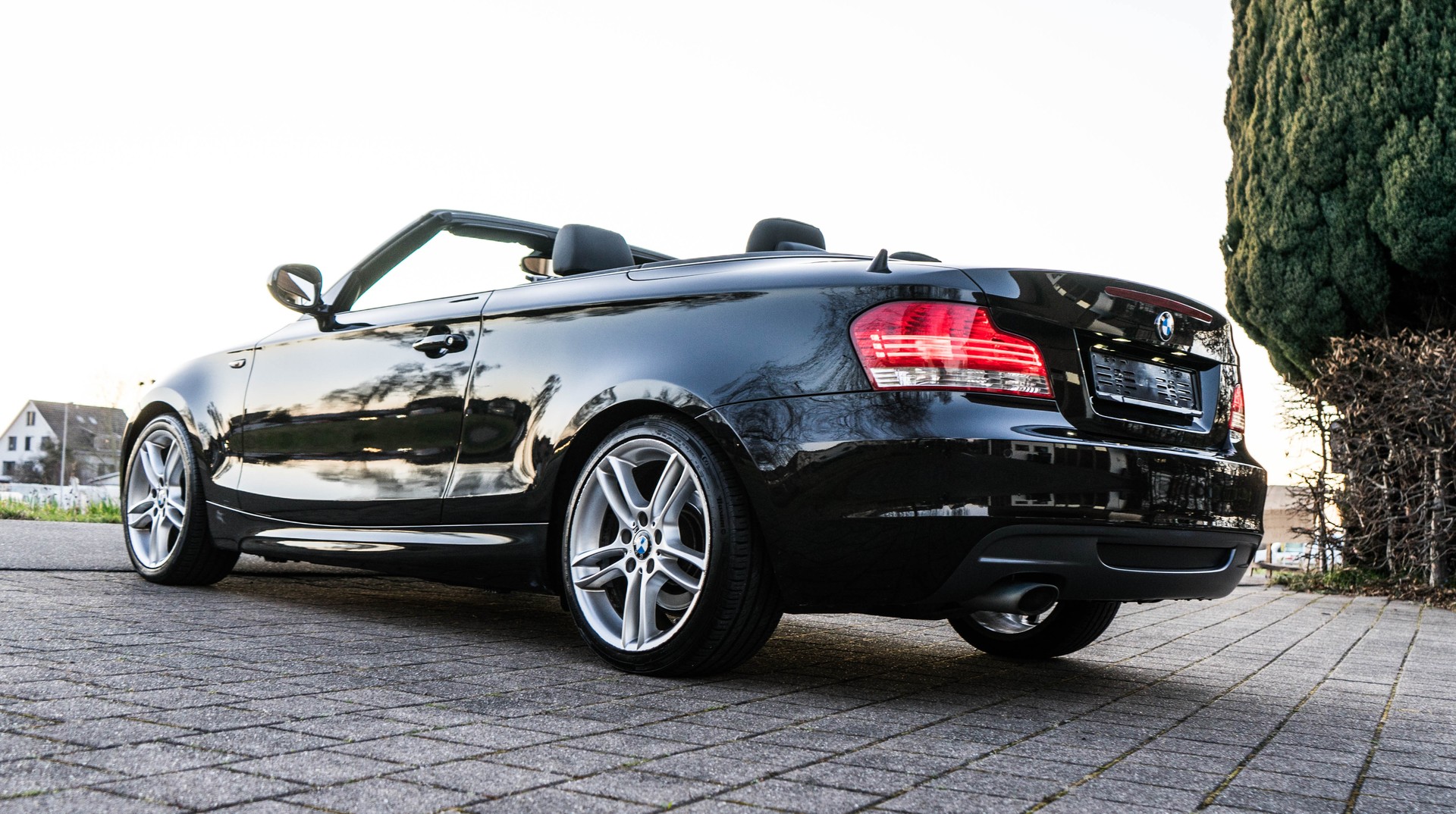 BMW 120d Cabrio M-PACK 6 Gang-image-21