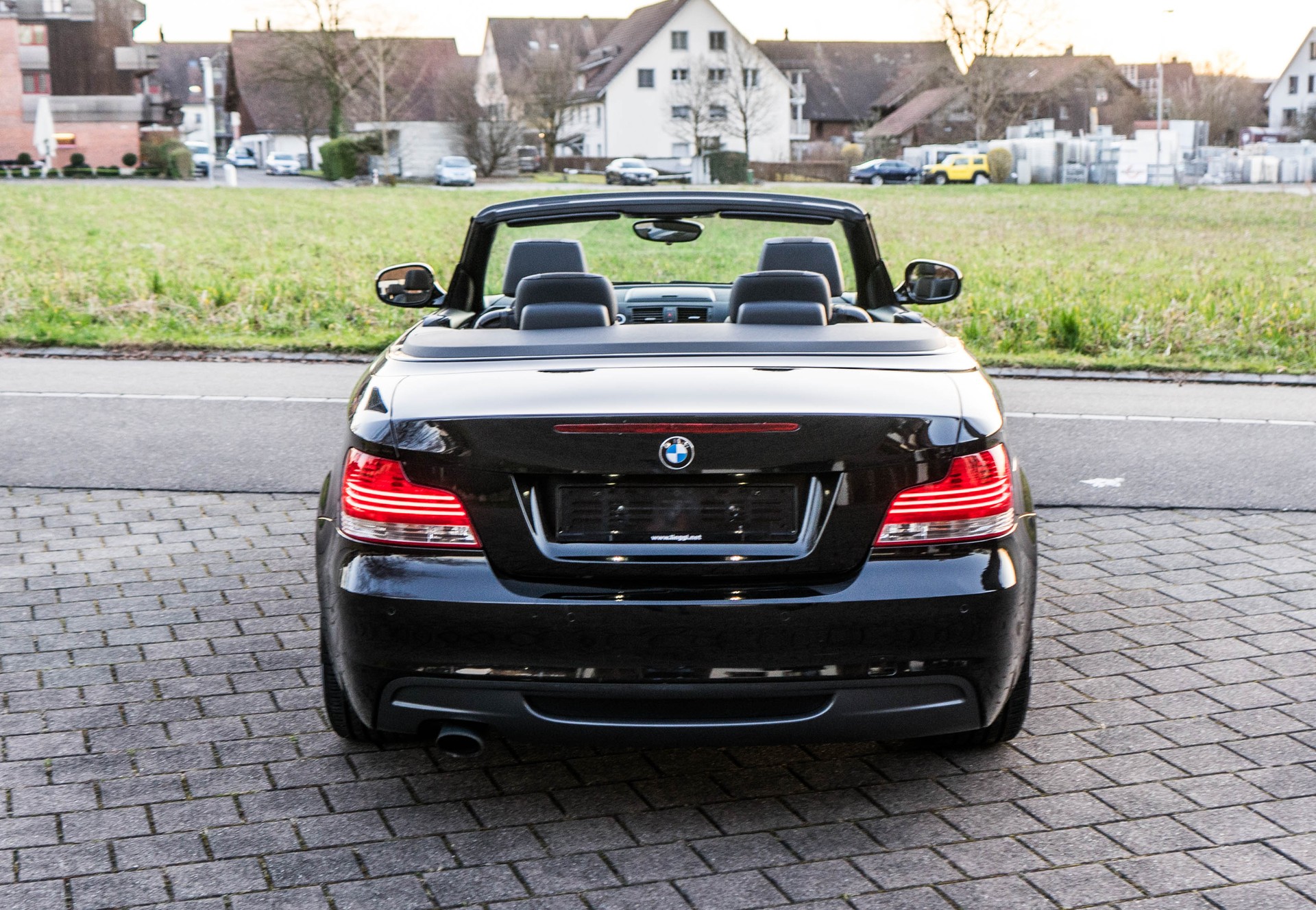 BMW 120d Cabrio M-PACK 6 Gang-image-10