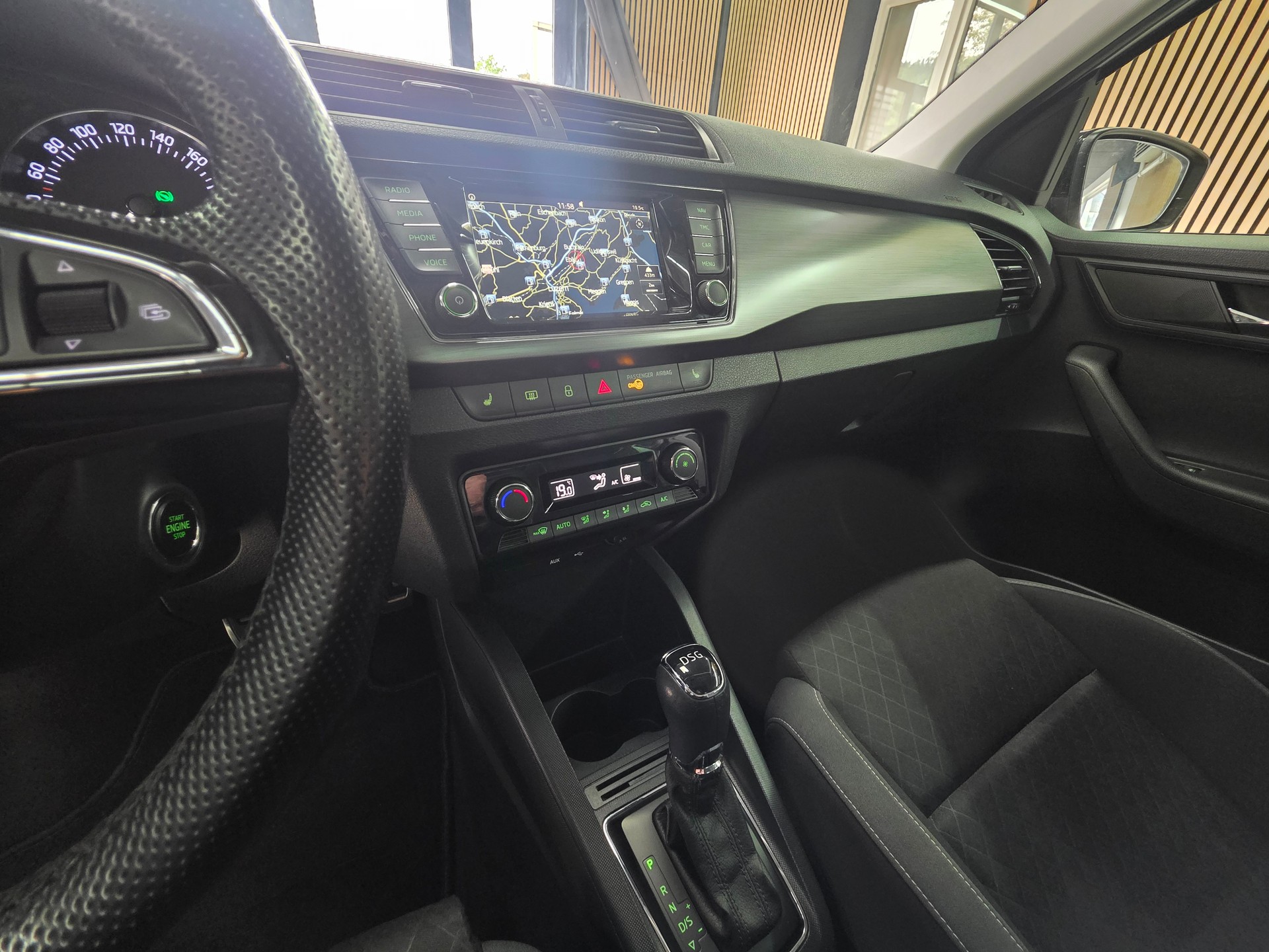 SKODA Fabia 1.2 TSI Swiss Edition DSG-image-11