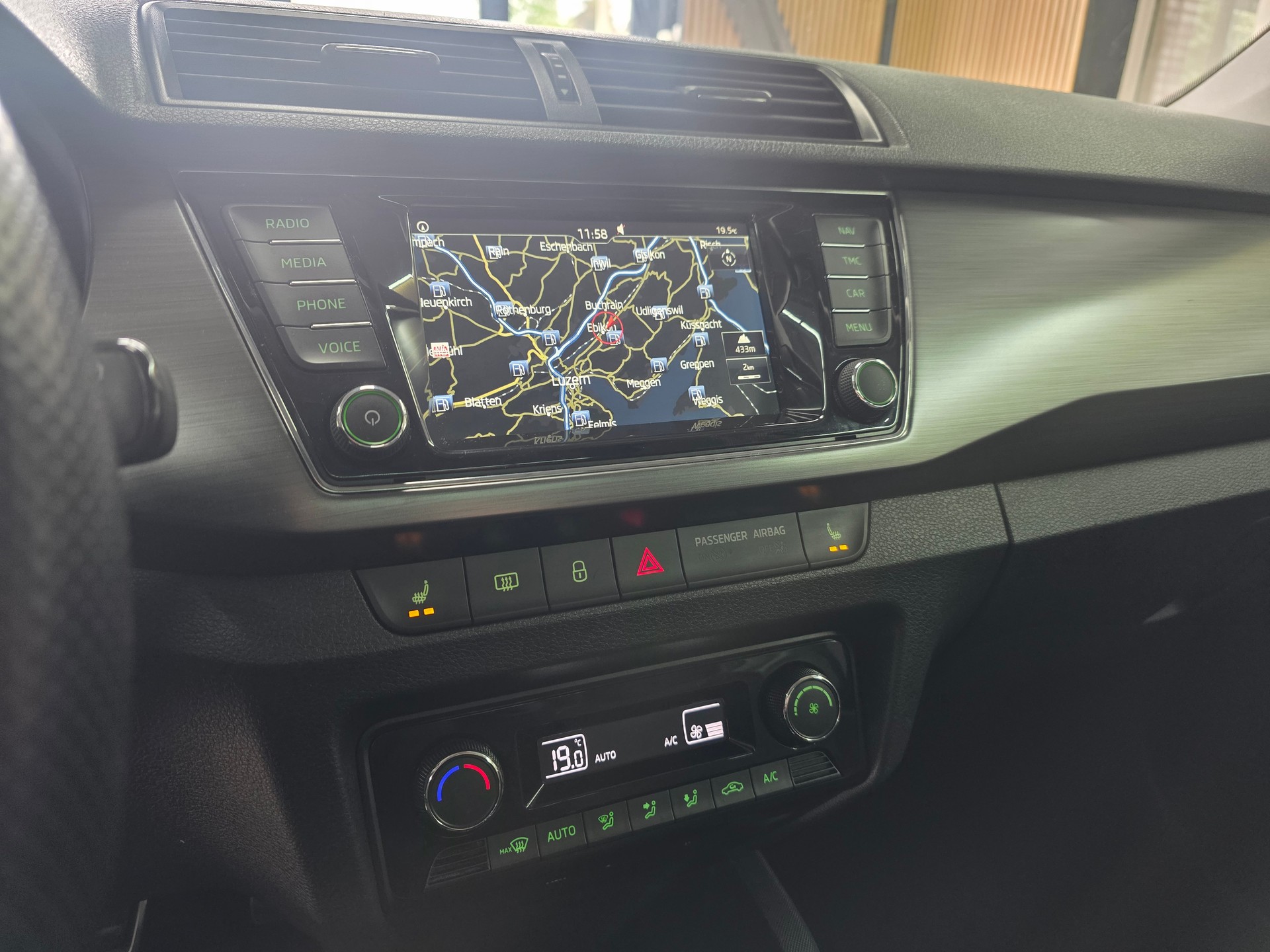 SKODA Fabia 1.2 TSI Swiss Edition DSG-image-12
