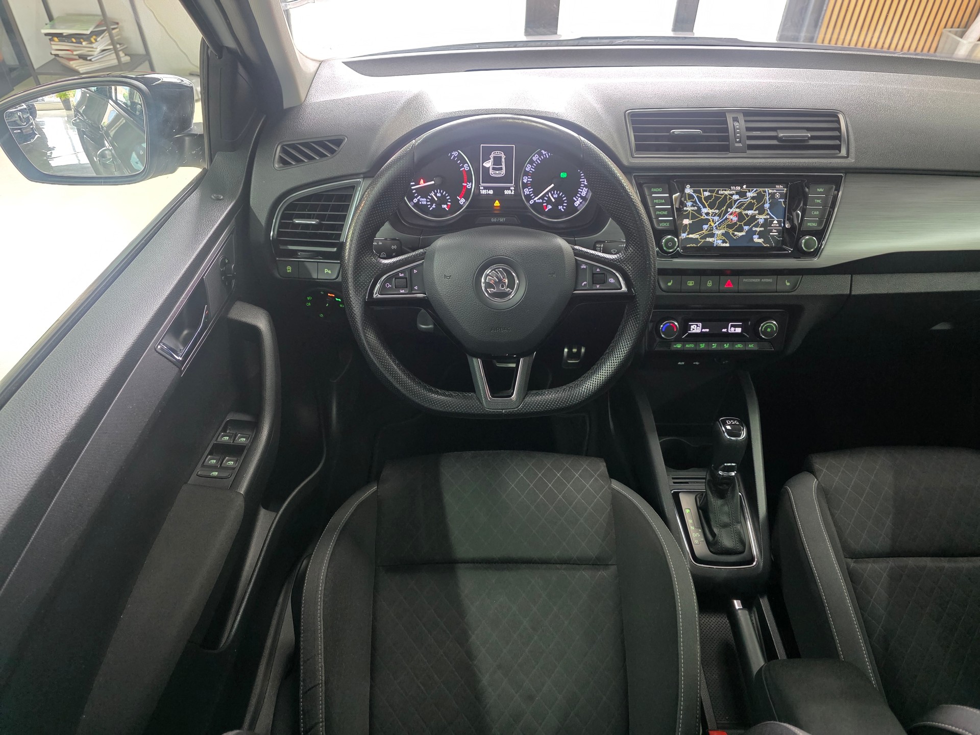 SKODA Fabia 1.2 TSI Swiss Edition DSG-image-9