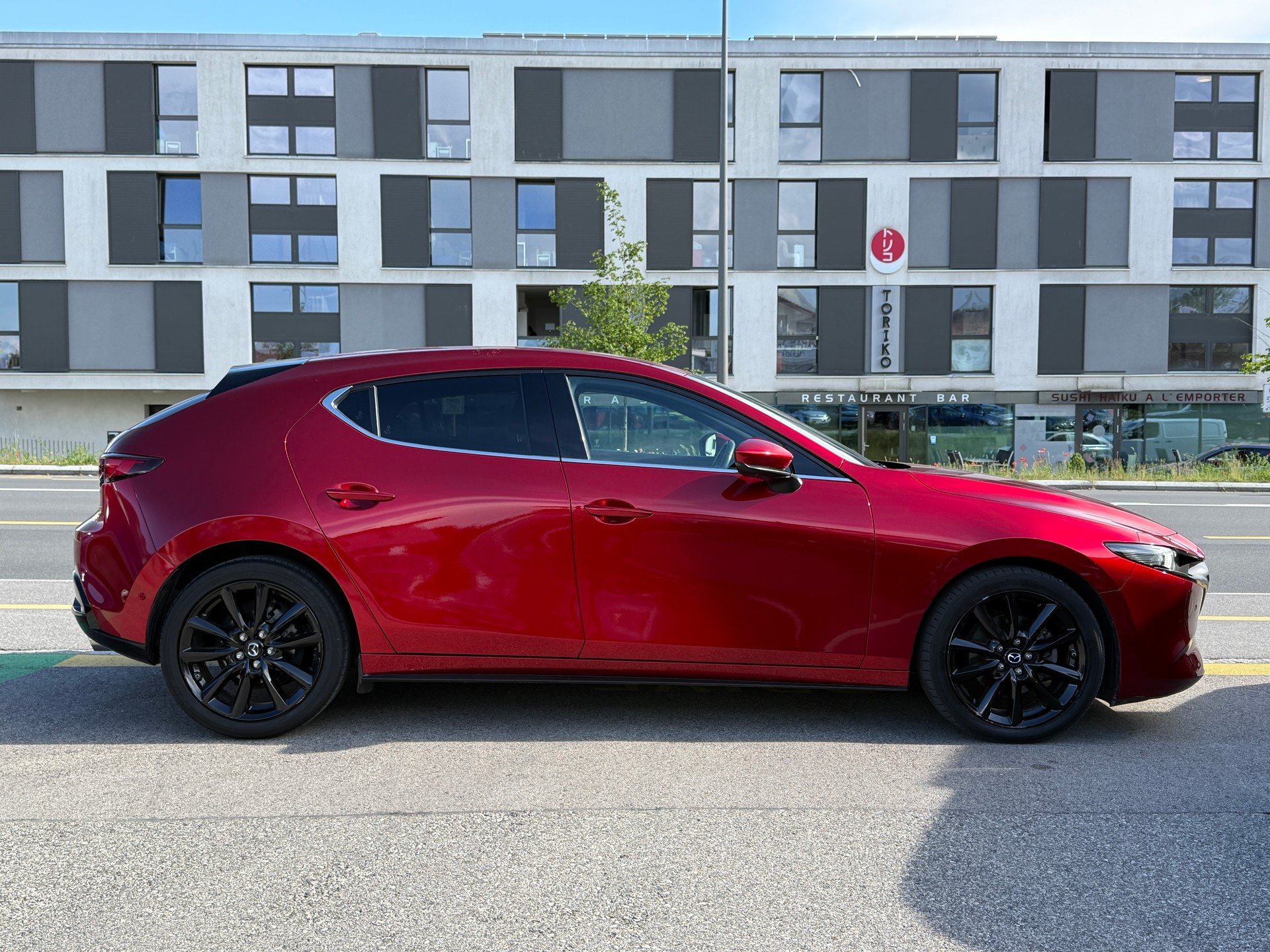 MAZDA 3 Hatchback SKYACTIV-X M Hybrid 186 CV Revolution Automatic - Véhicule CH 1ère main - NOUVELLE EXPERTISE - NEU MFK : 02.06.2026-image-9