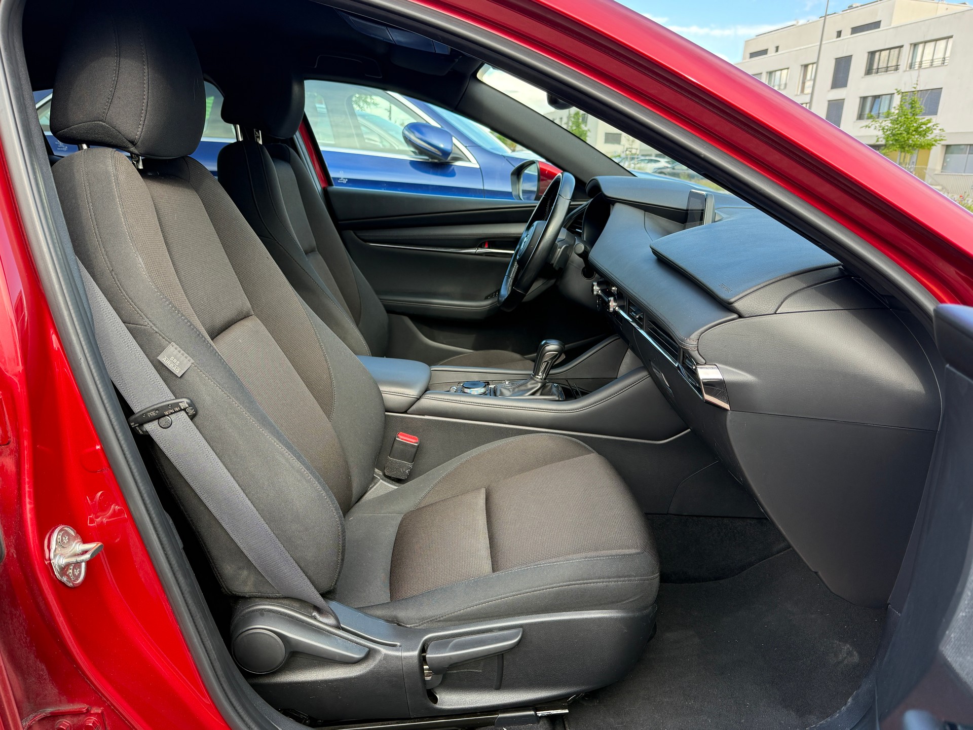 MAZDA 3 Hatchback SKYACTIV-X M Hybrid 186 CV Revolution Automatic - Véhicule CH 1ère main - NOUVELLE EXPERTISE - NEU MFK : 02.06.2026-image-17